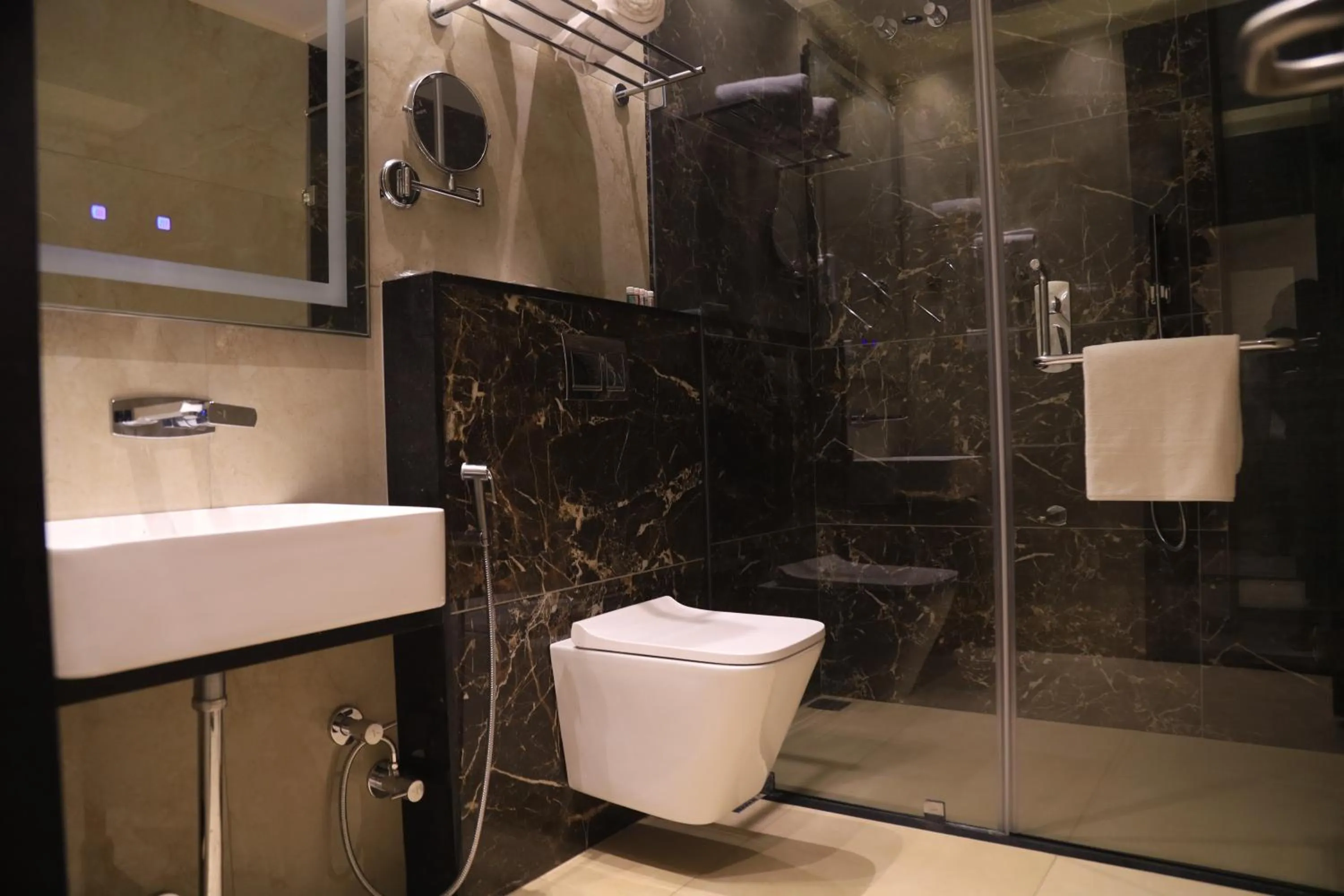 Bathroom in Kings Bury Inn