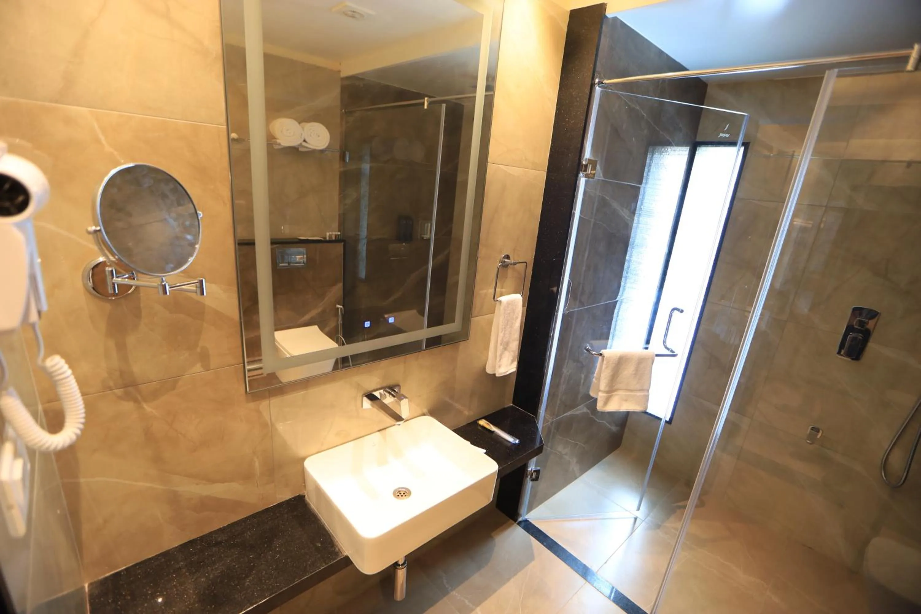 Bathroom in Kings Bury Inn