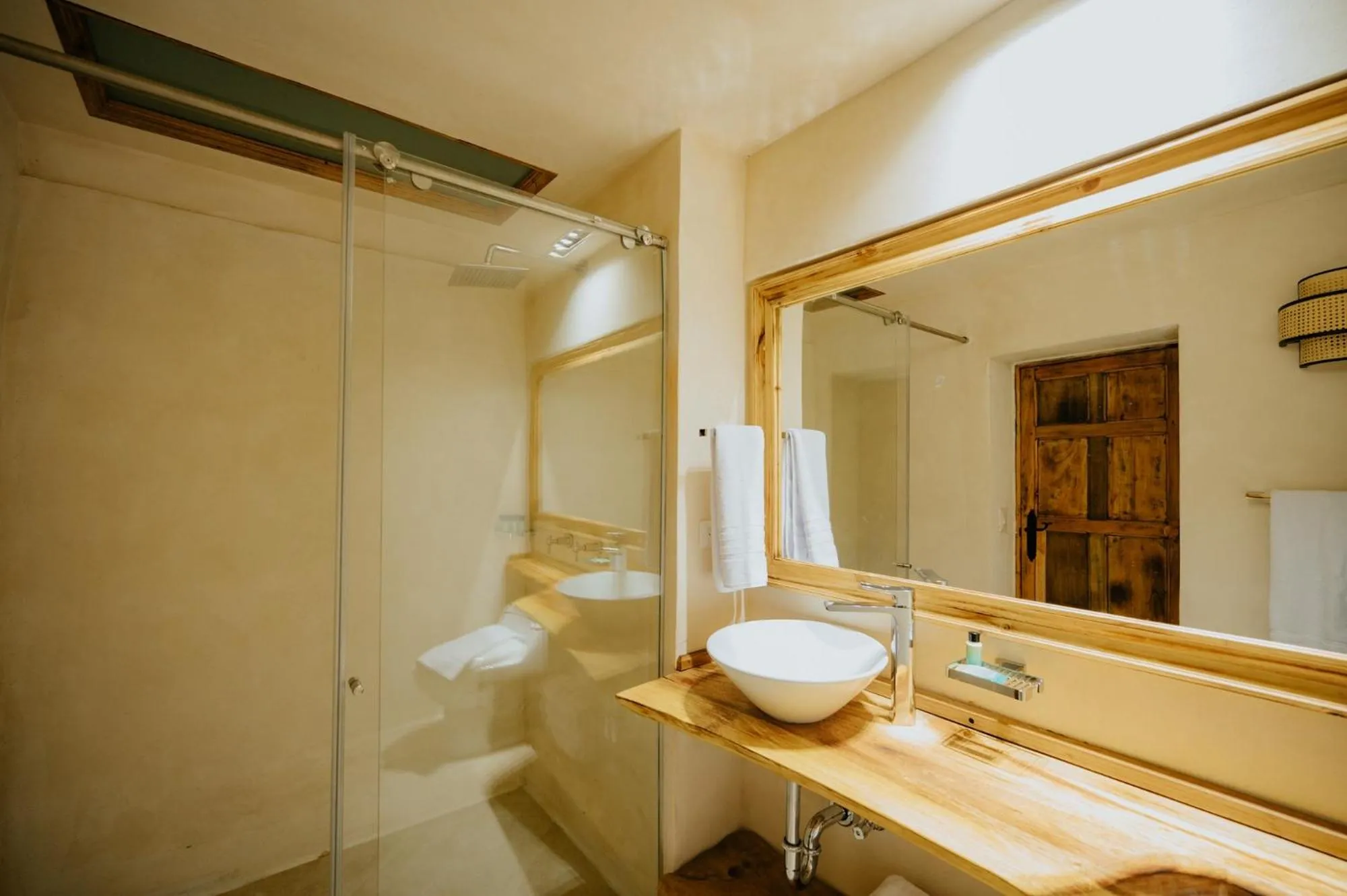 Bathroom in Hotel La Corada