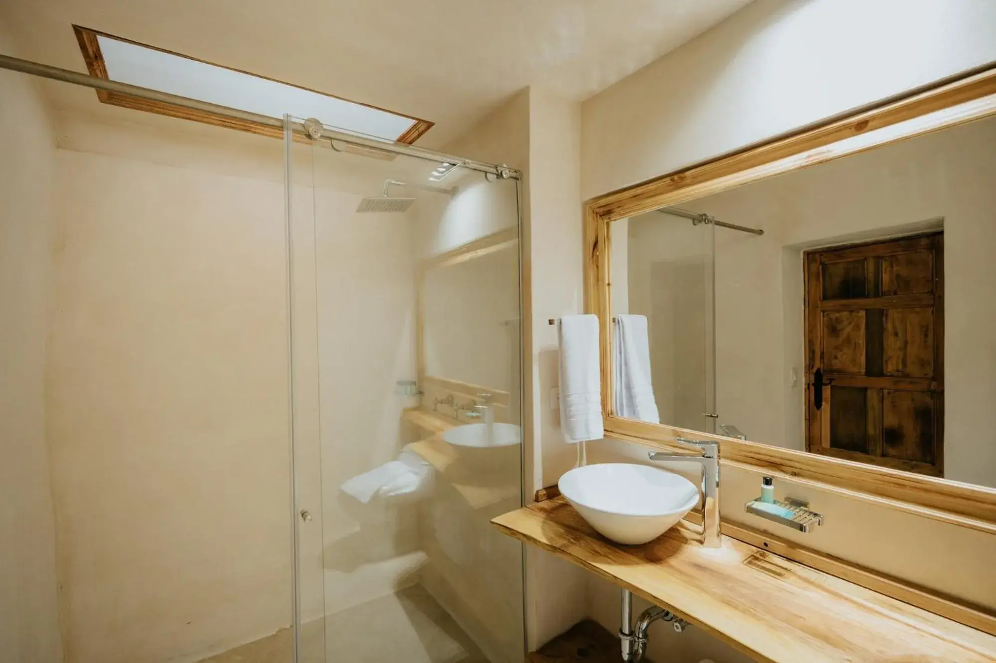 Twin Room in Hotel La Corada Twin Room in Hotel La Corada