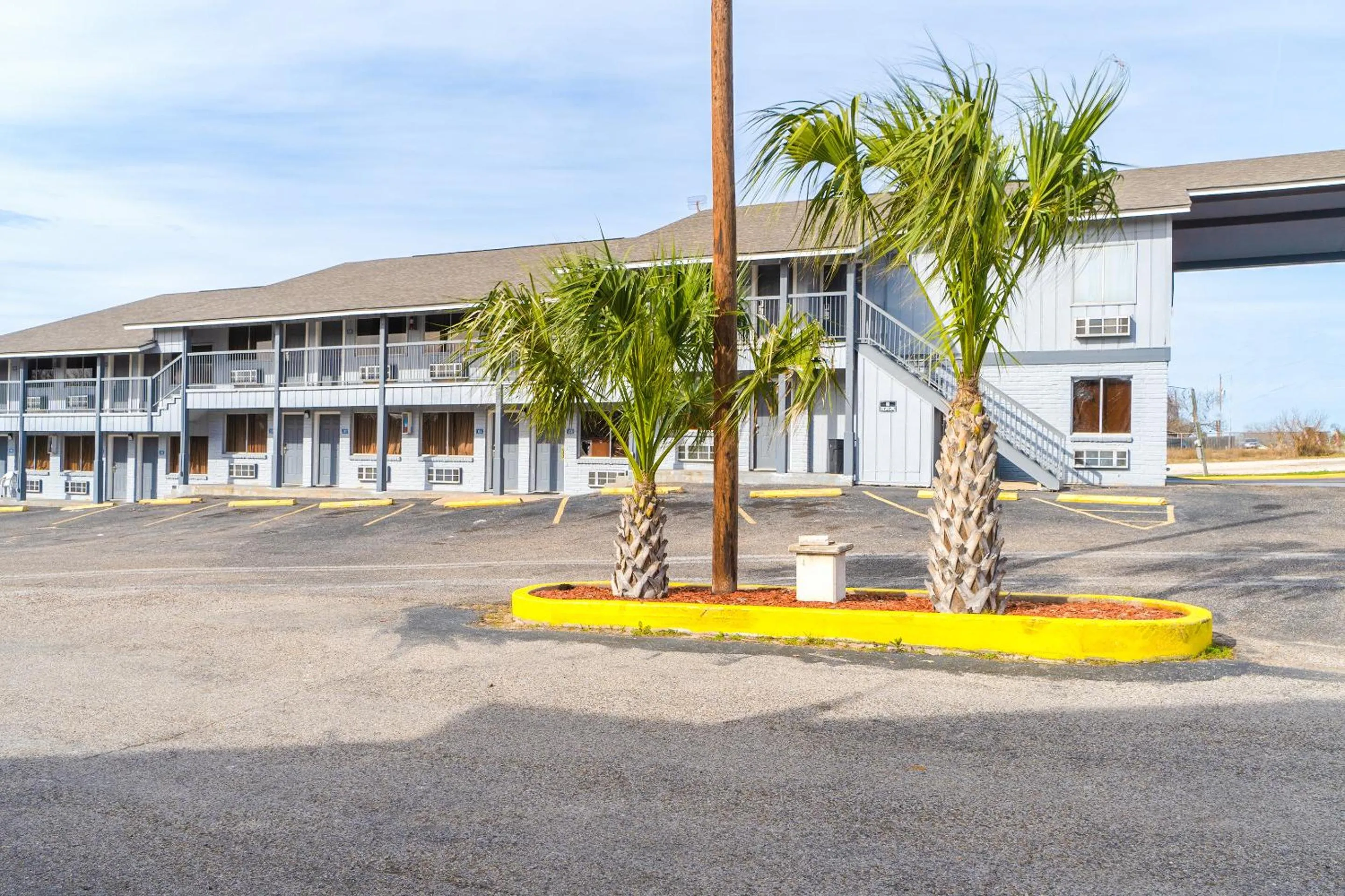 Regency Inn Three Rivers I-37