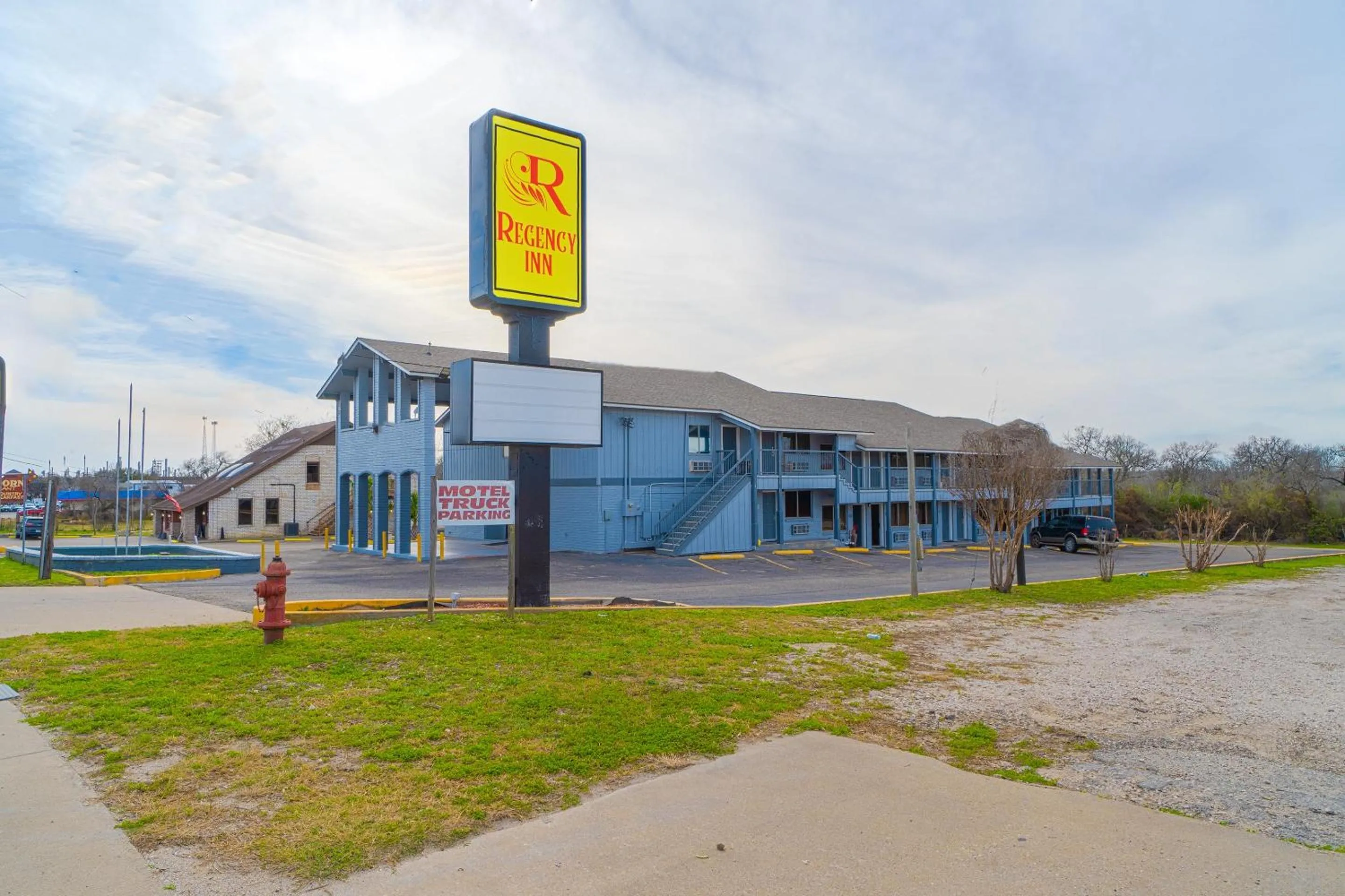 Other in Regency Inn Three Rivers I-37