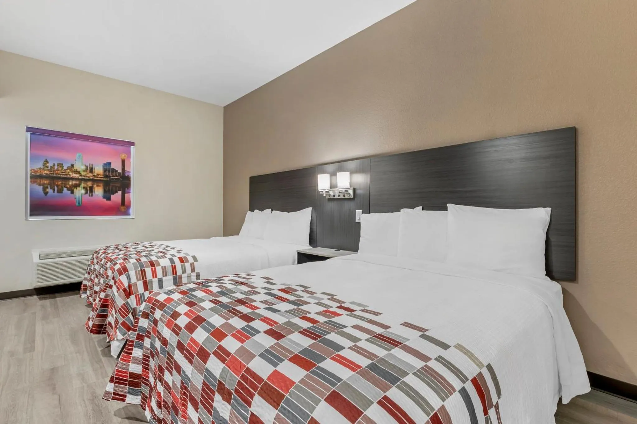 Bedroom, Bed in Red Roof Inn Hutchins