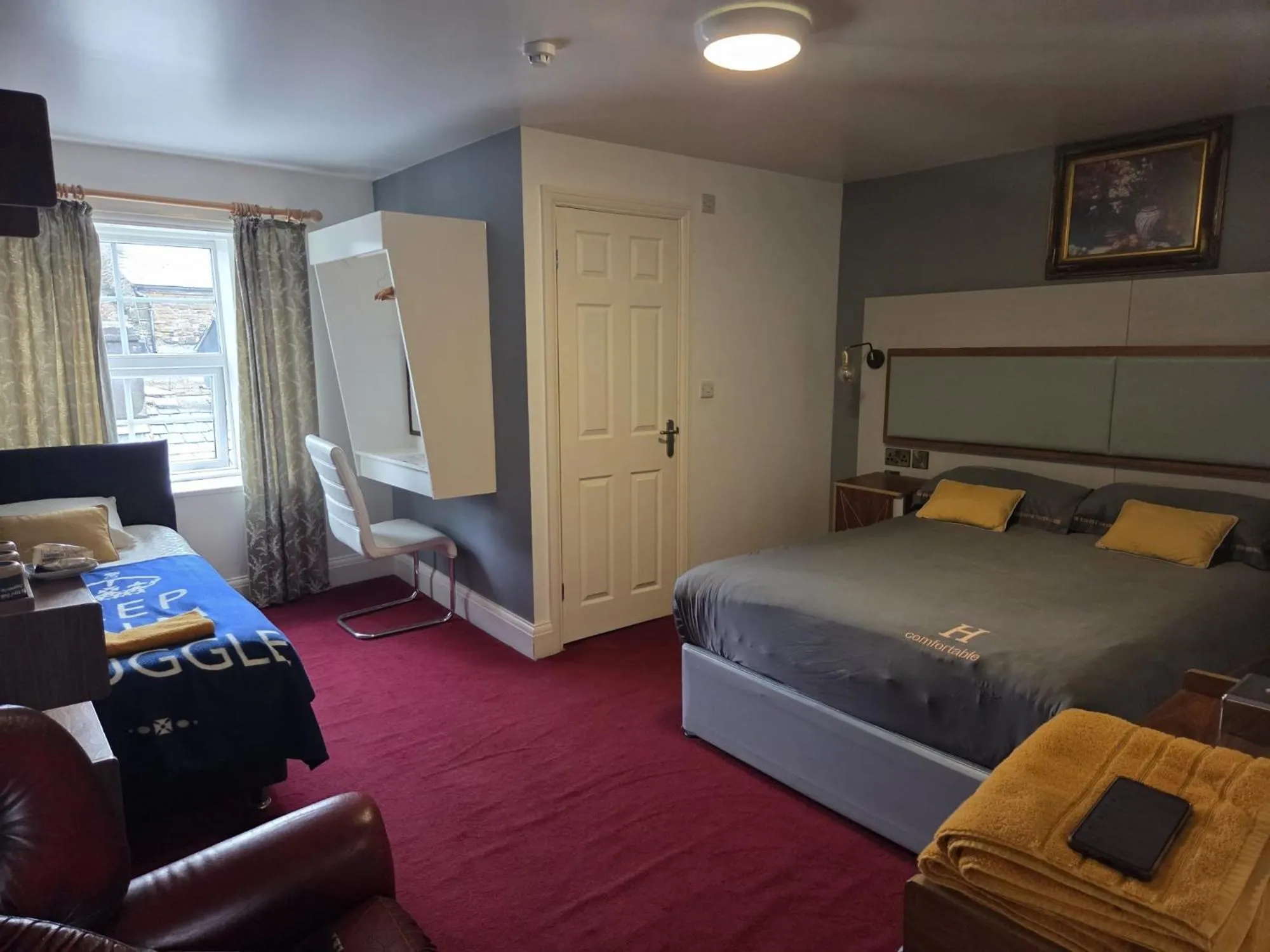 Bed in The Royal Oak Hotel