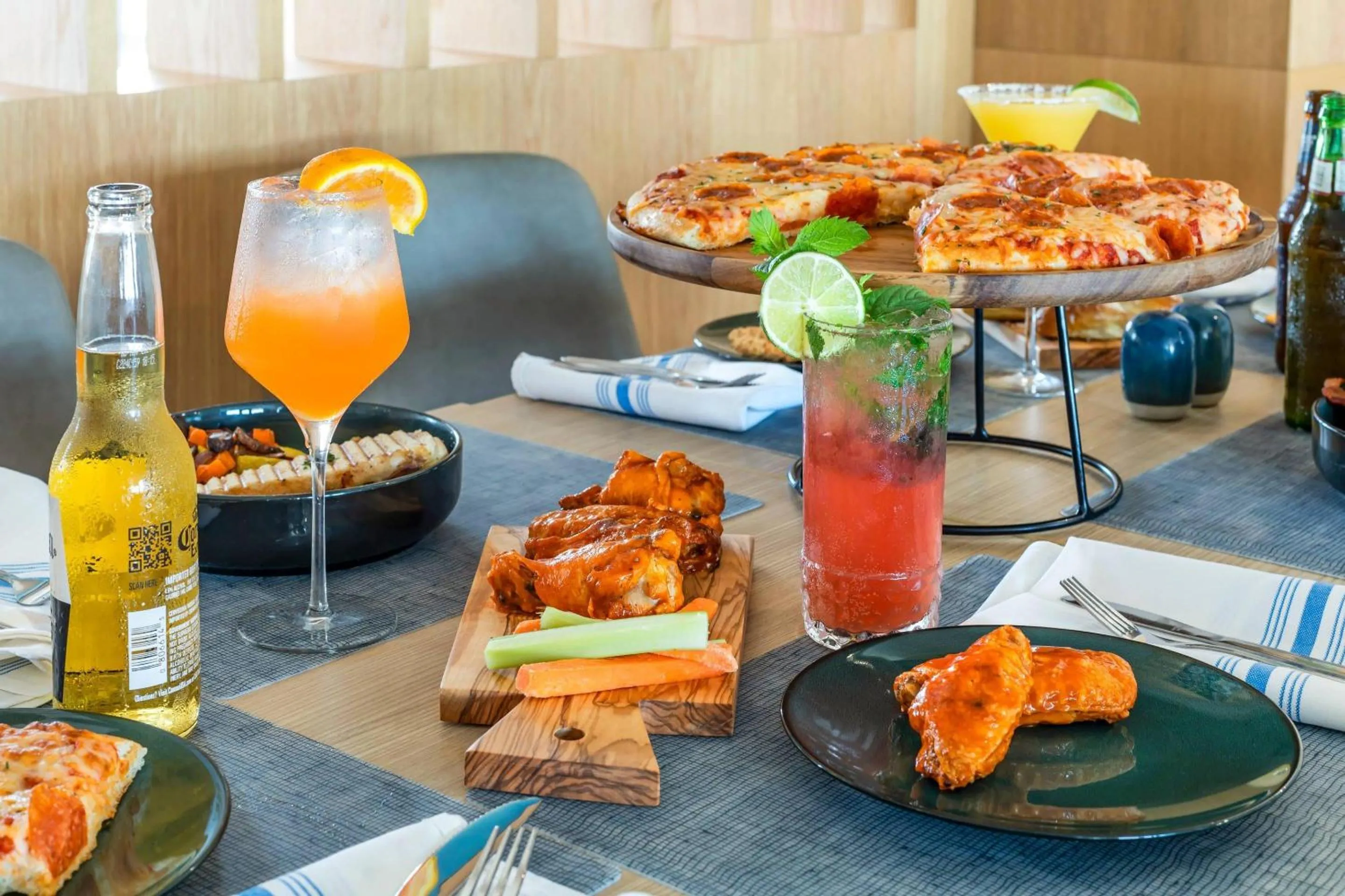 Restaurant/places to eat in Comfort Inn & Suites Newark Liberty International Airport