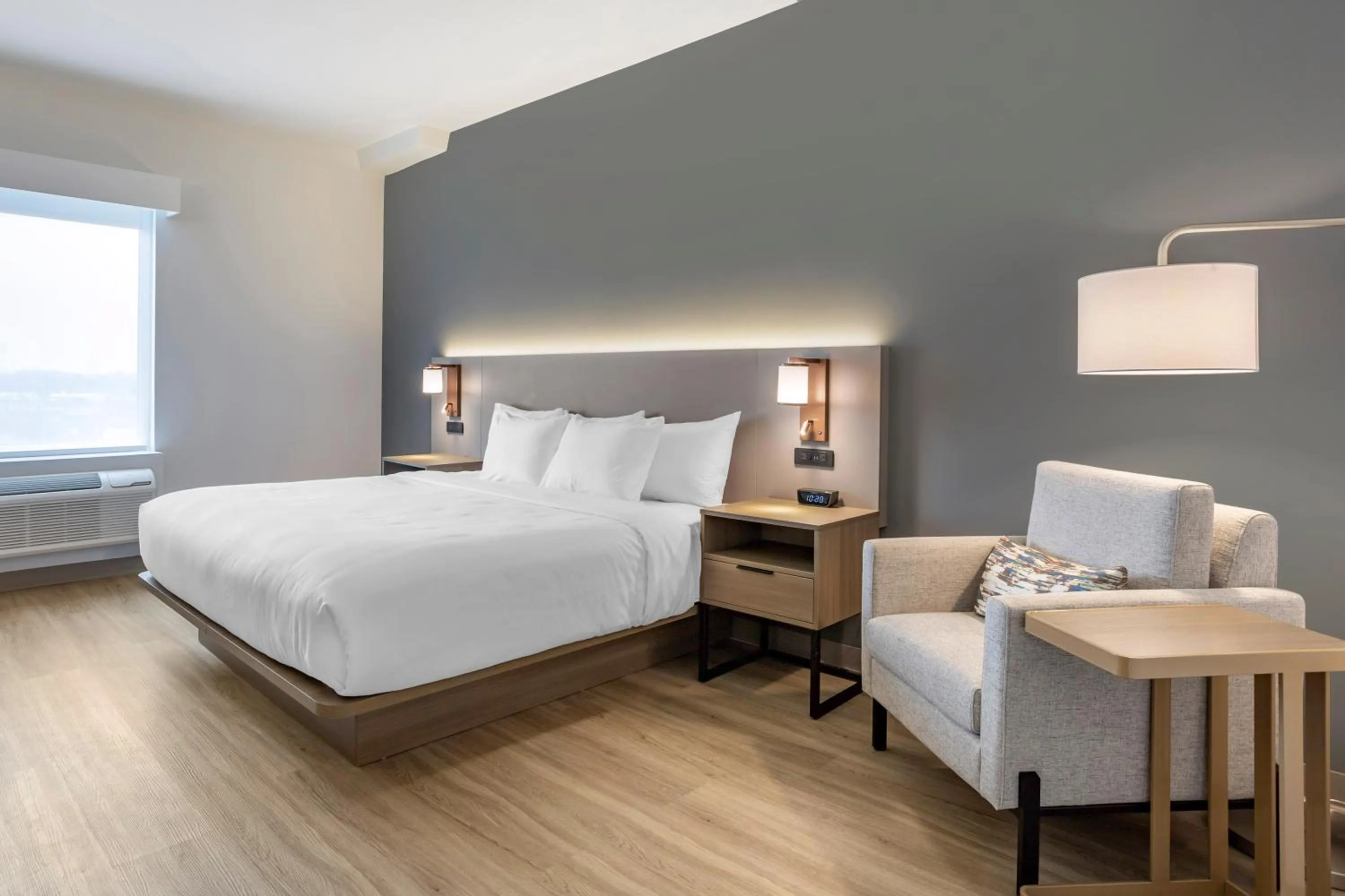 Bed in Comfort Inn & Suites Newark Liberty International Airport