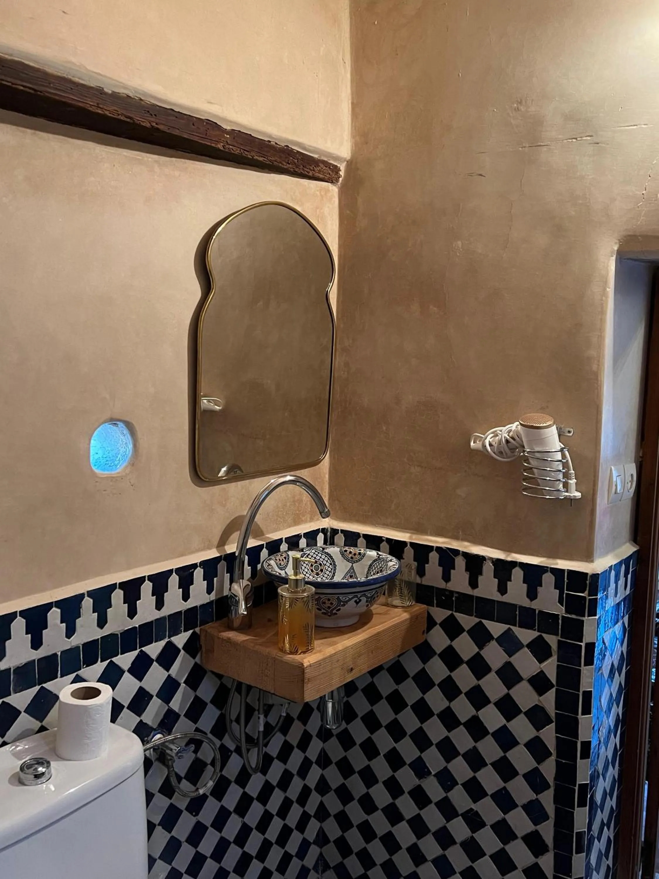 Bathroom in DAR Naima