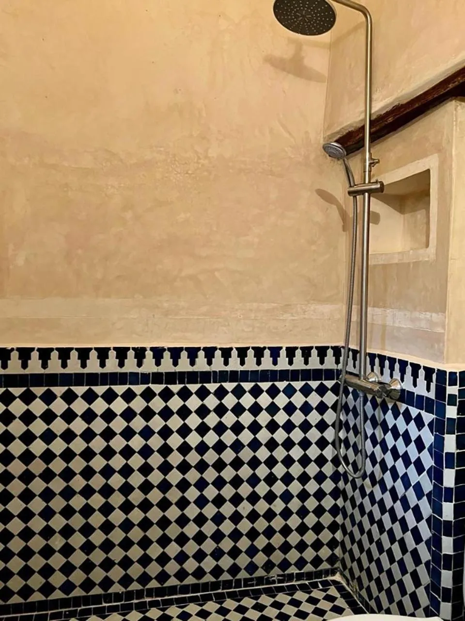 Property building in DAR Naima