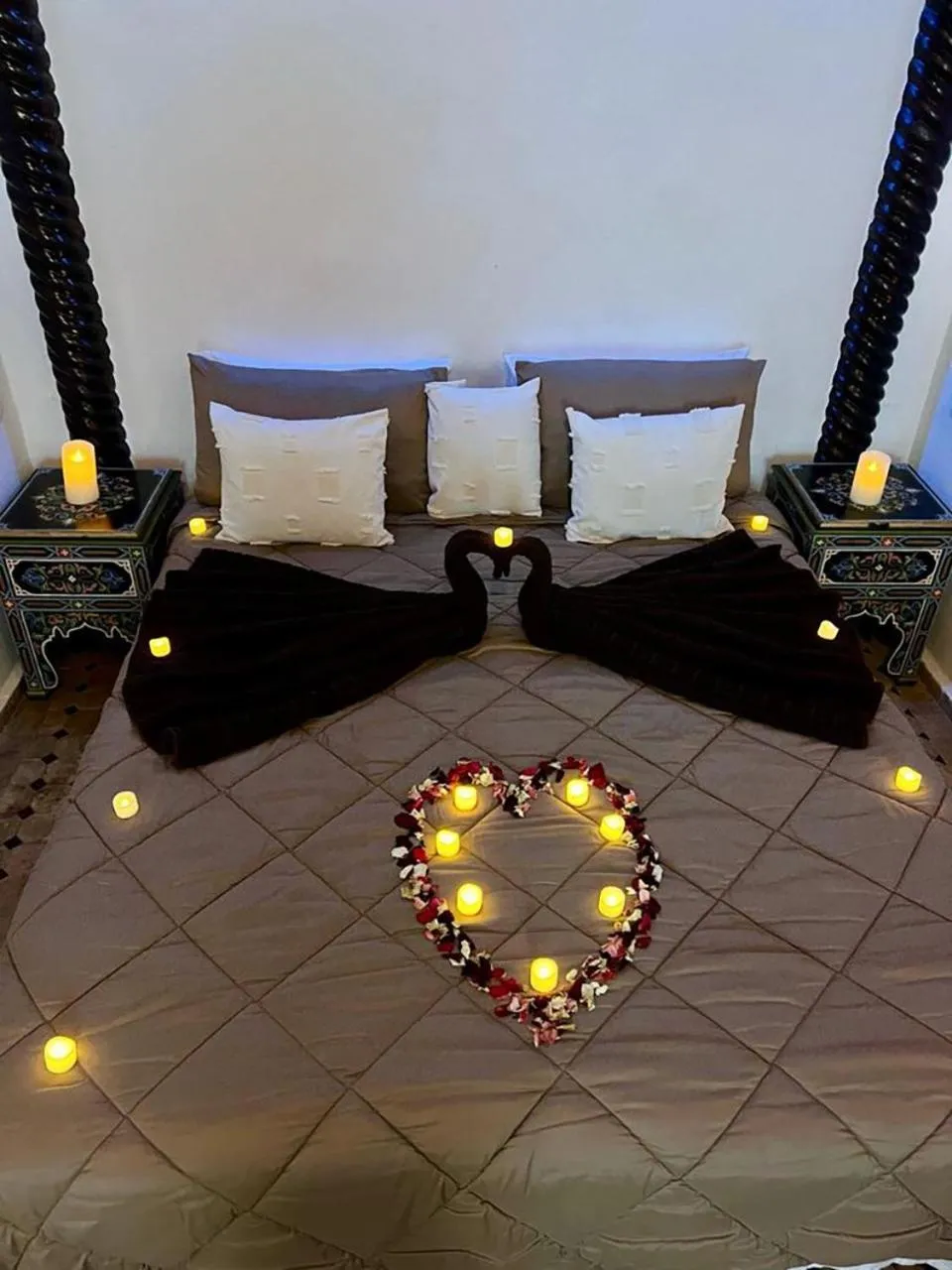 Property building, Bed in DAR Naima