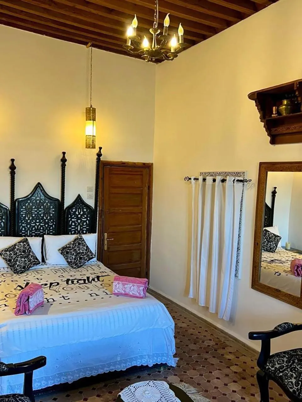 Property building, Bed in DAR Naima