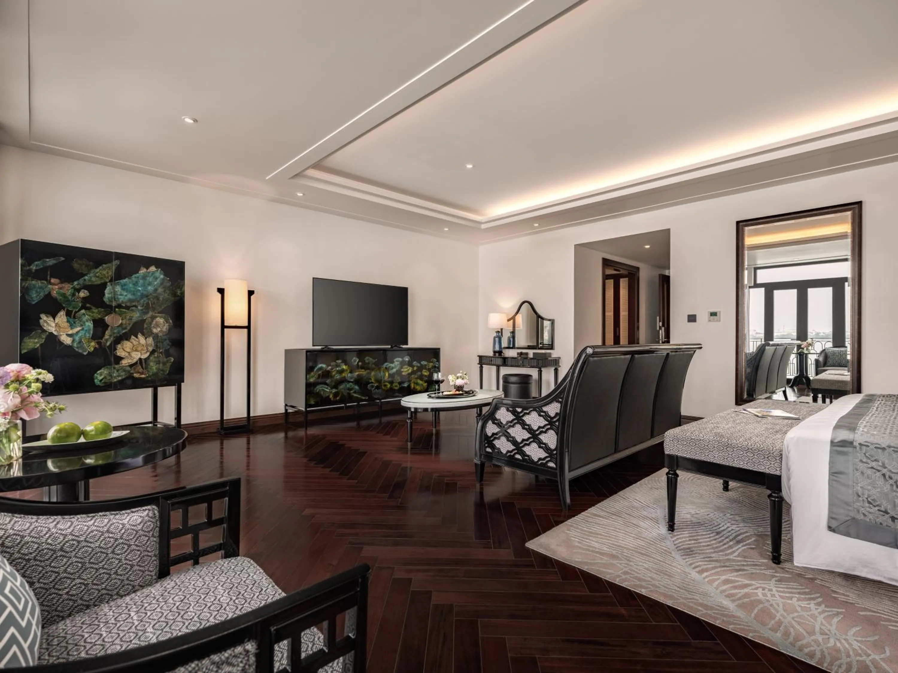 Living room in Elegant Mansion 88