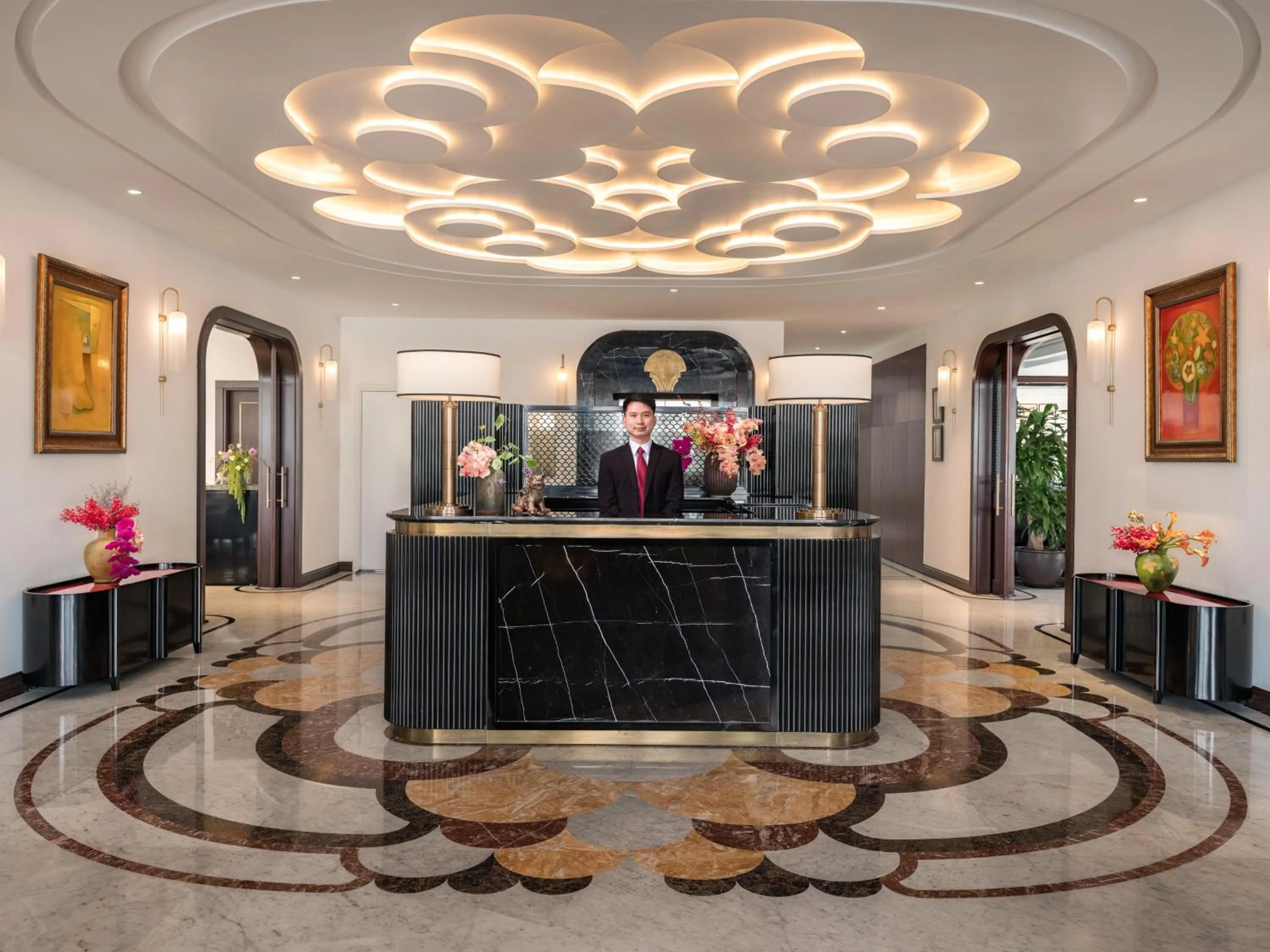 Lobby or reception in Elegant Mansion 88