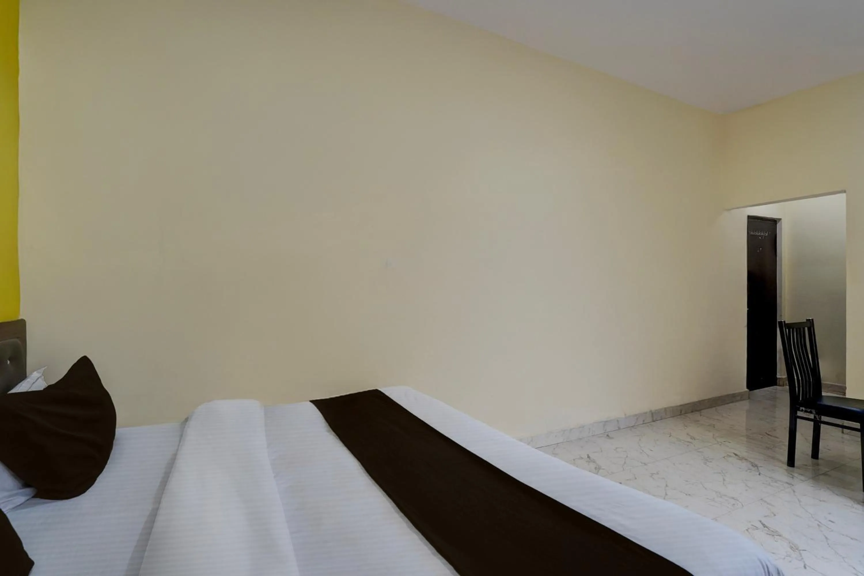 Bedroom, Bed in Super Hotel O Samne Ghat