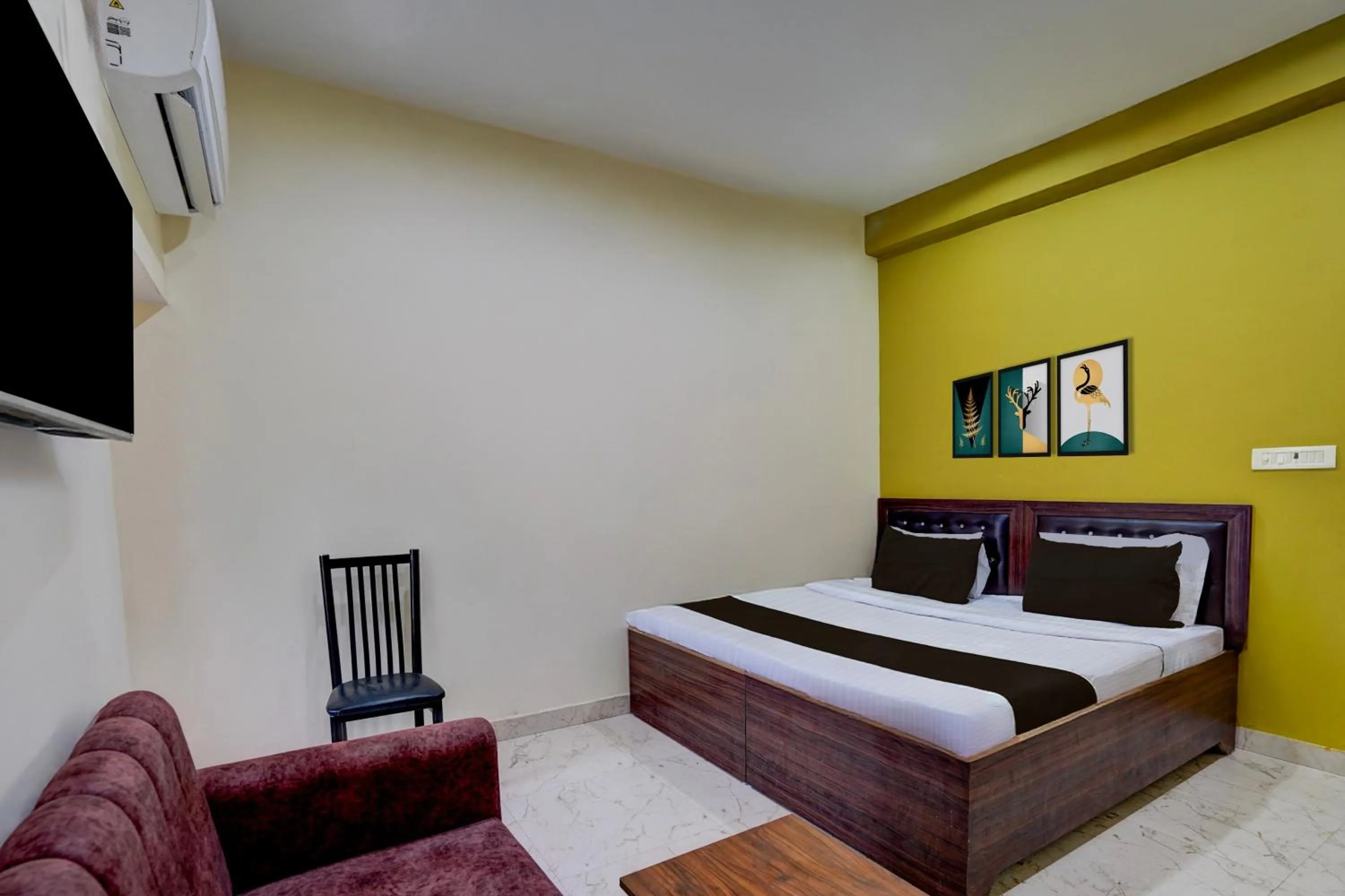 Bedroom, Bed in Super Hotel O Samne Ghat