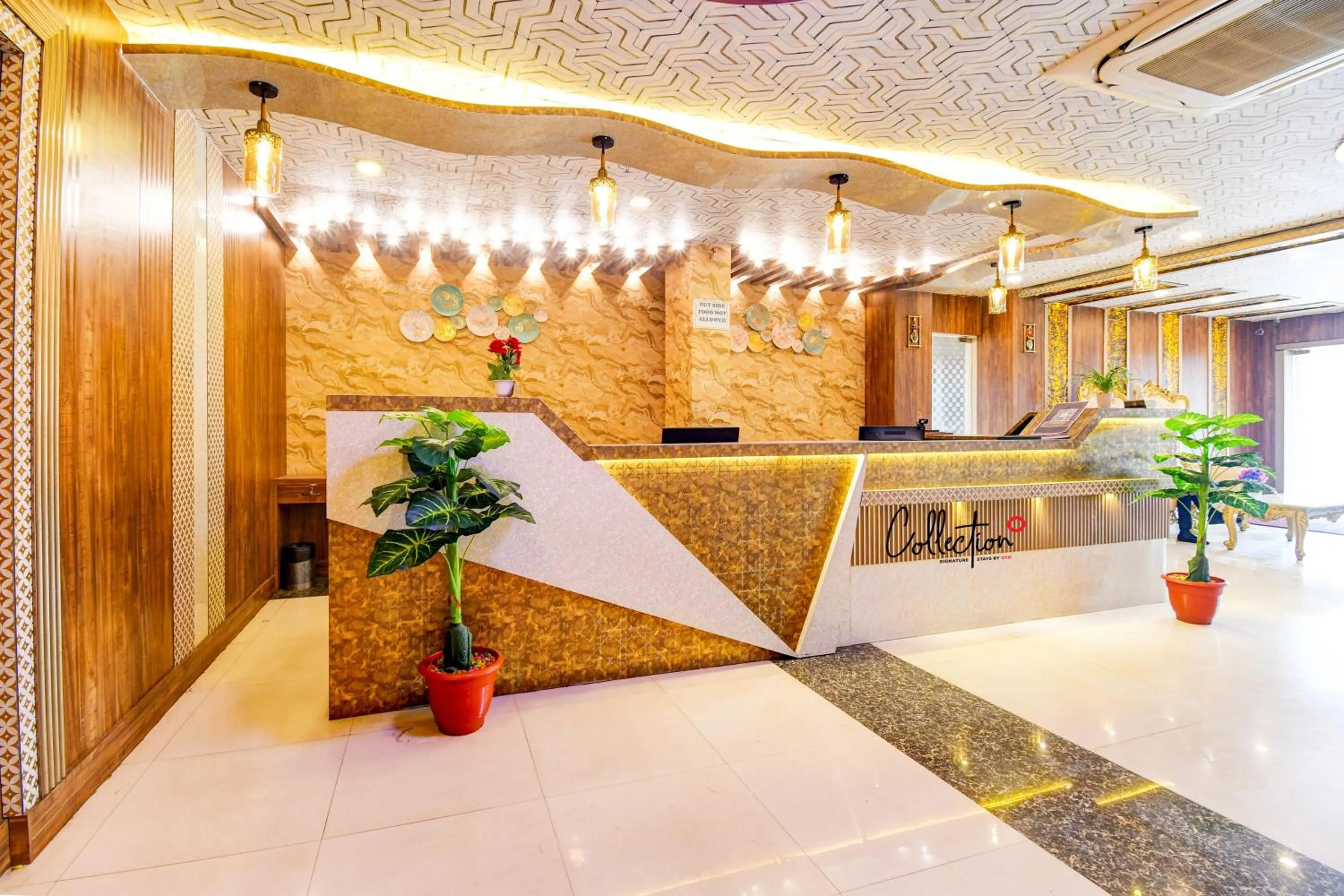 Lobby or reception, Bed in Collection O by OYO Flavour