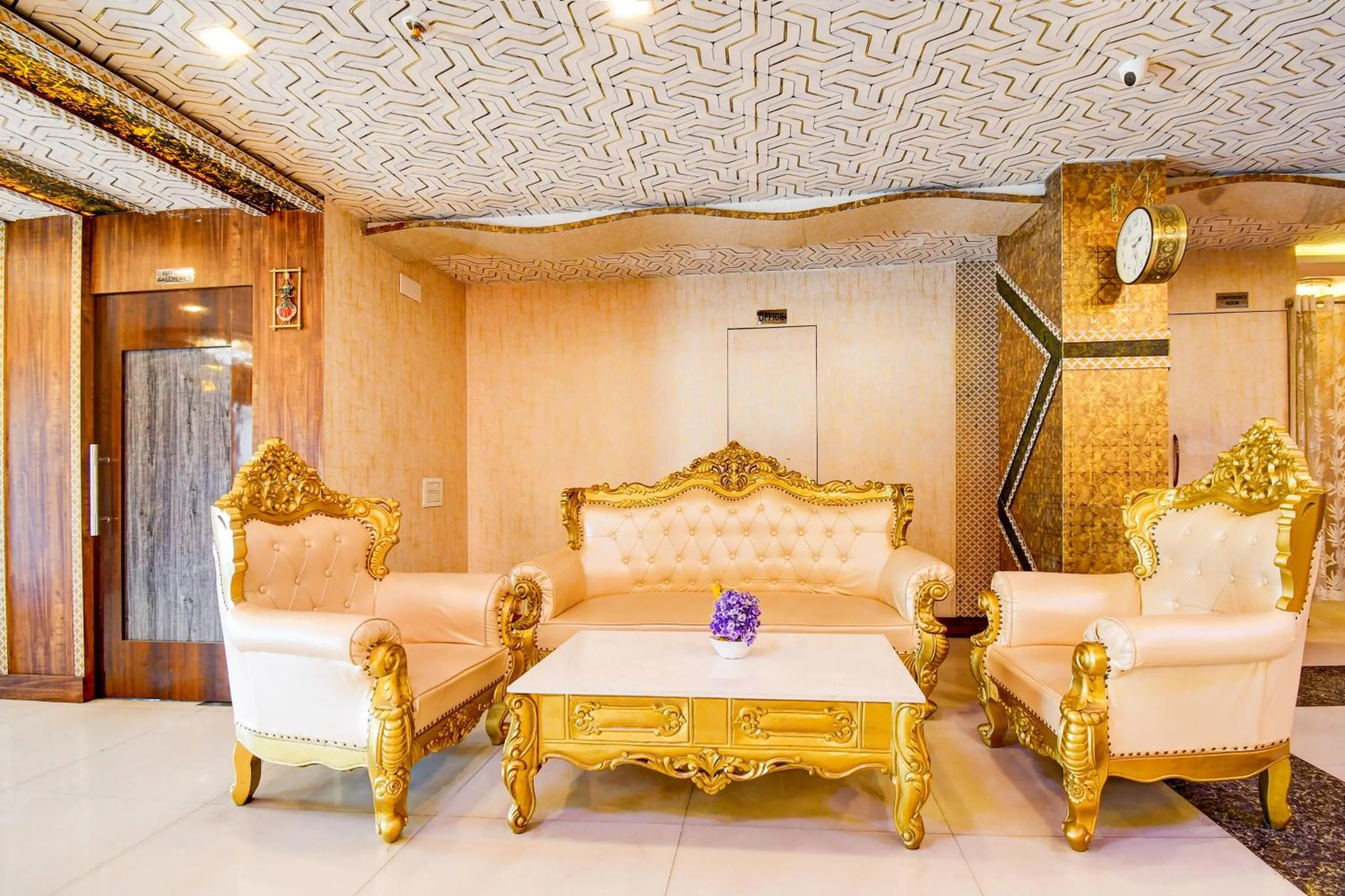 Lobby or reception in Collection O by OYO Flavour