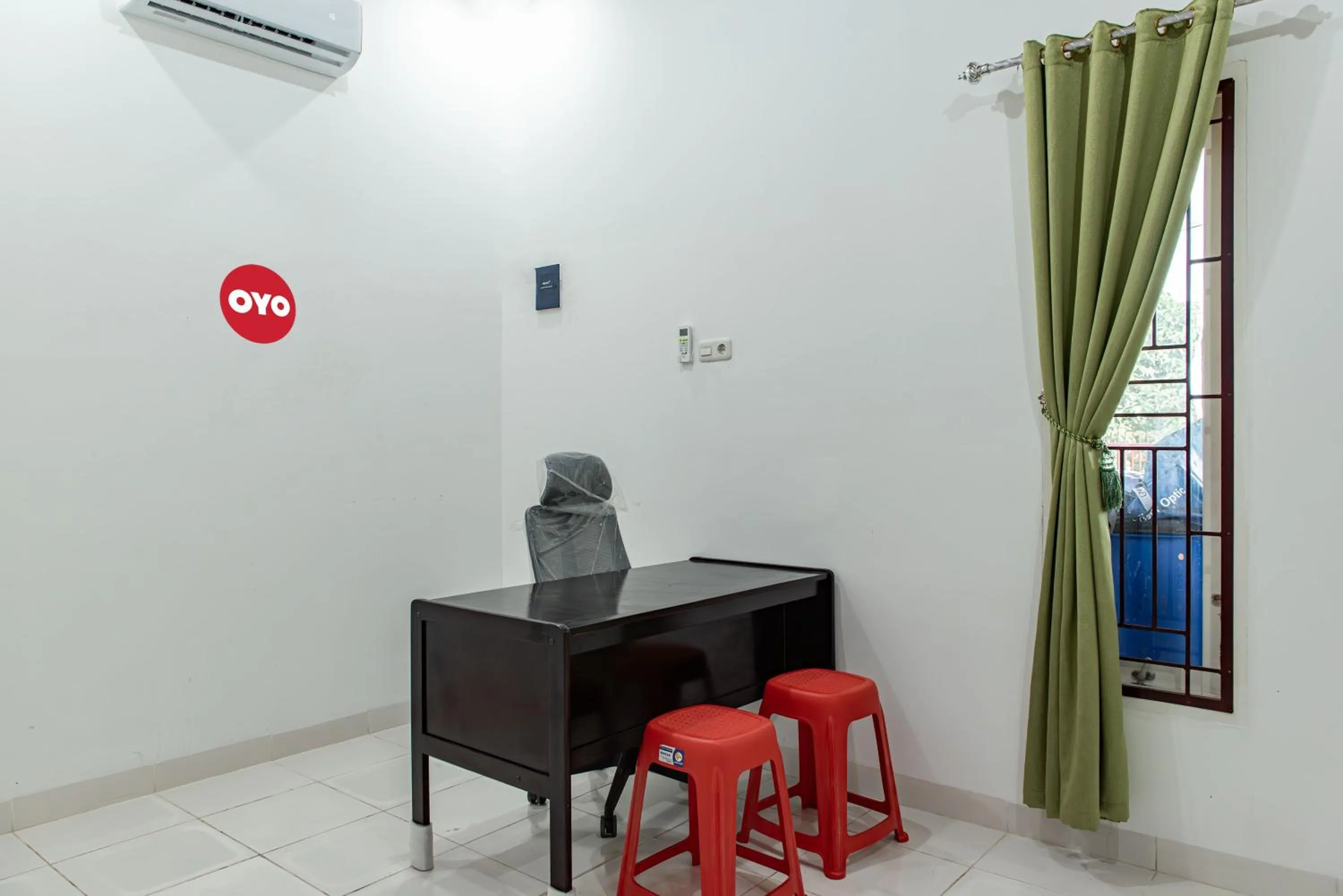 Lobby or reception in Hotel O Alnasya Syariah