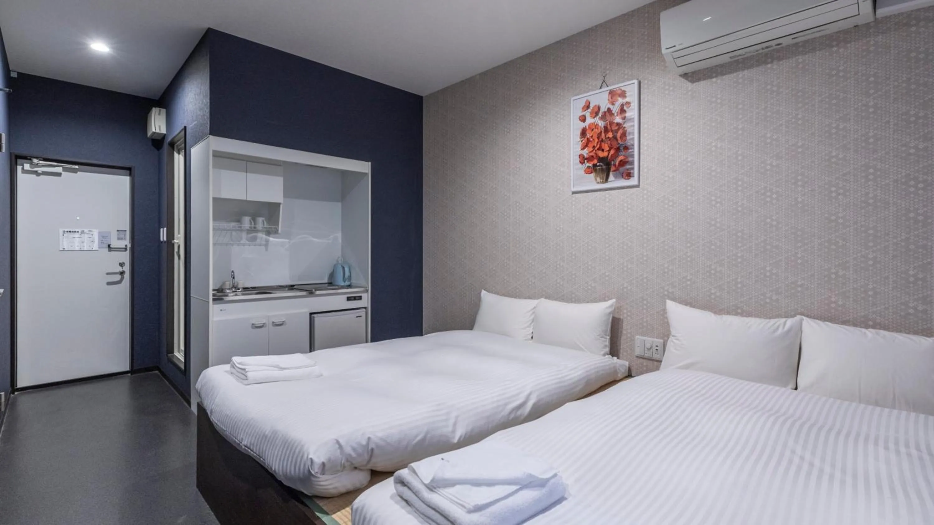 Photo of the whole room, Bed in Tabist OSAKA PORT HOTEL L'ESPOIR