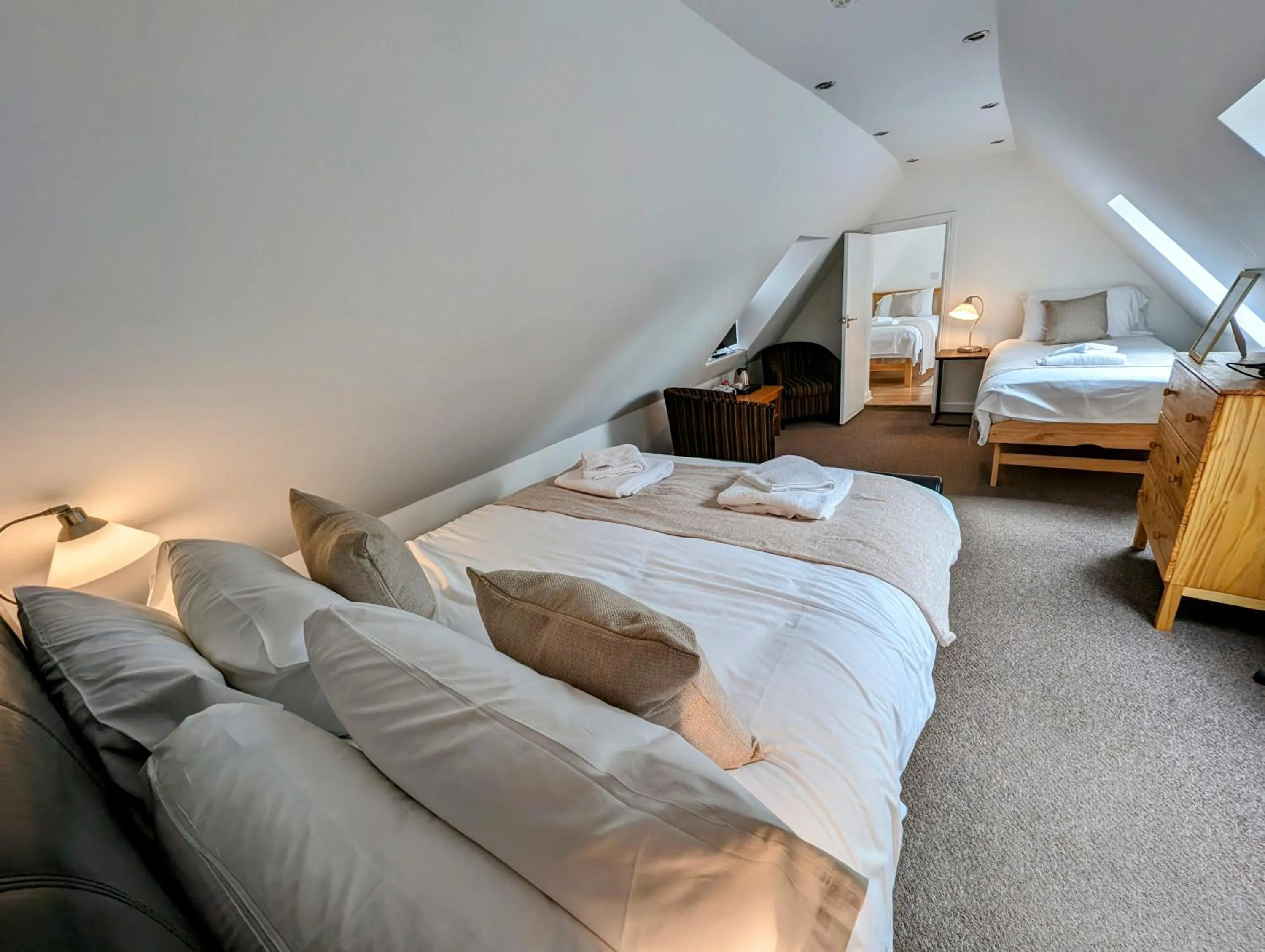 Bedroom, Bed in Archway House