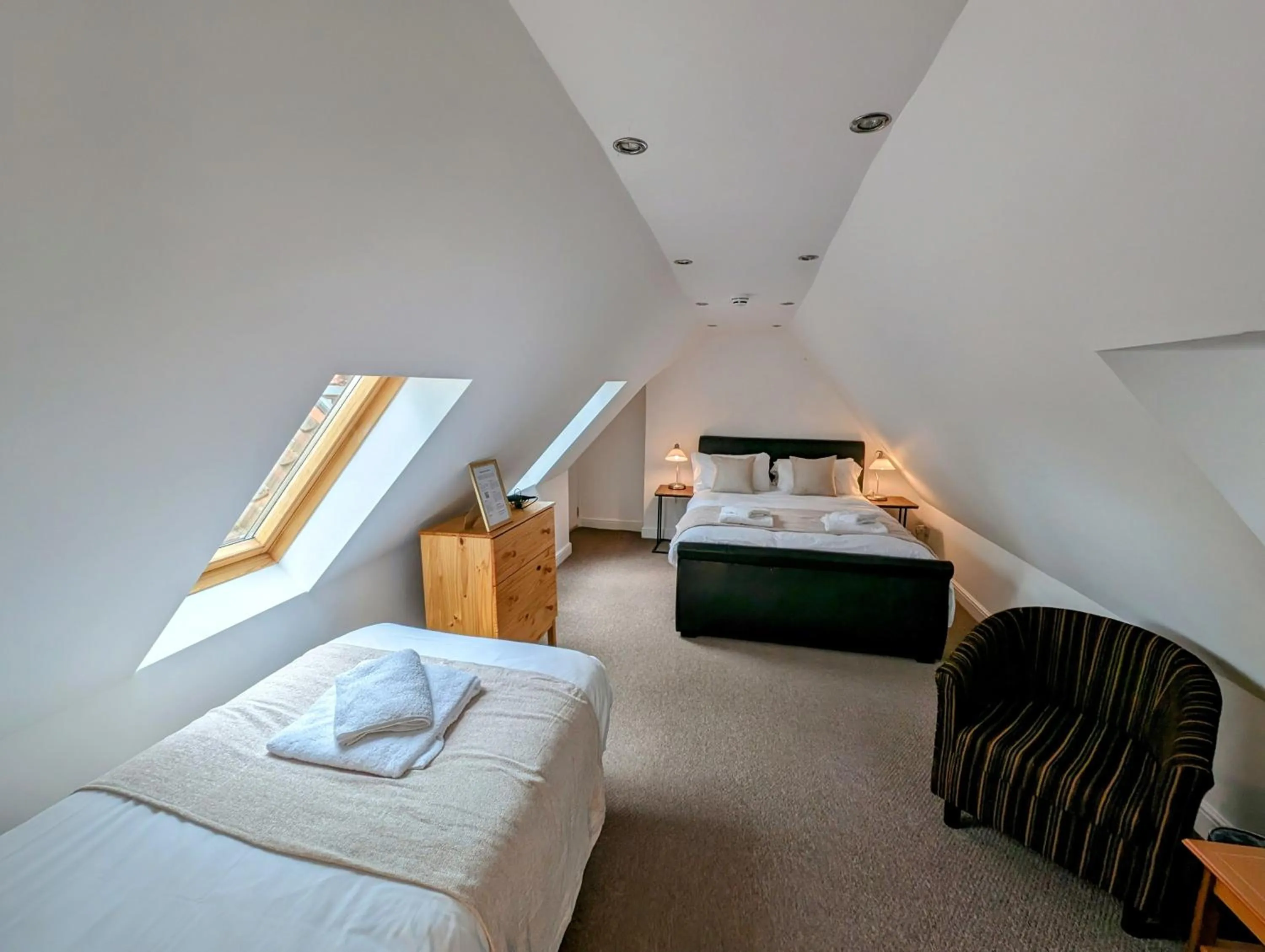 Bedroom, Bed in Archway House