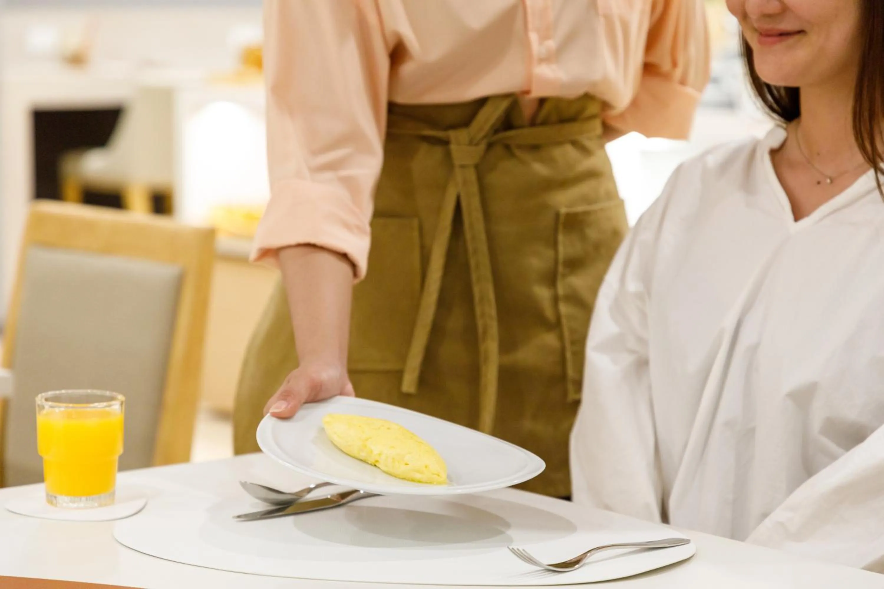 Restaurant/places to eat in Nishitetsu Hotel Croom Bangkok Silom