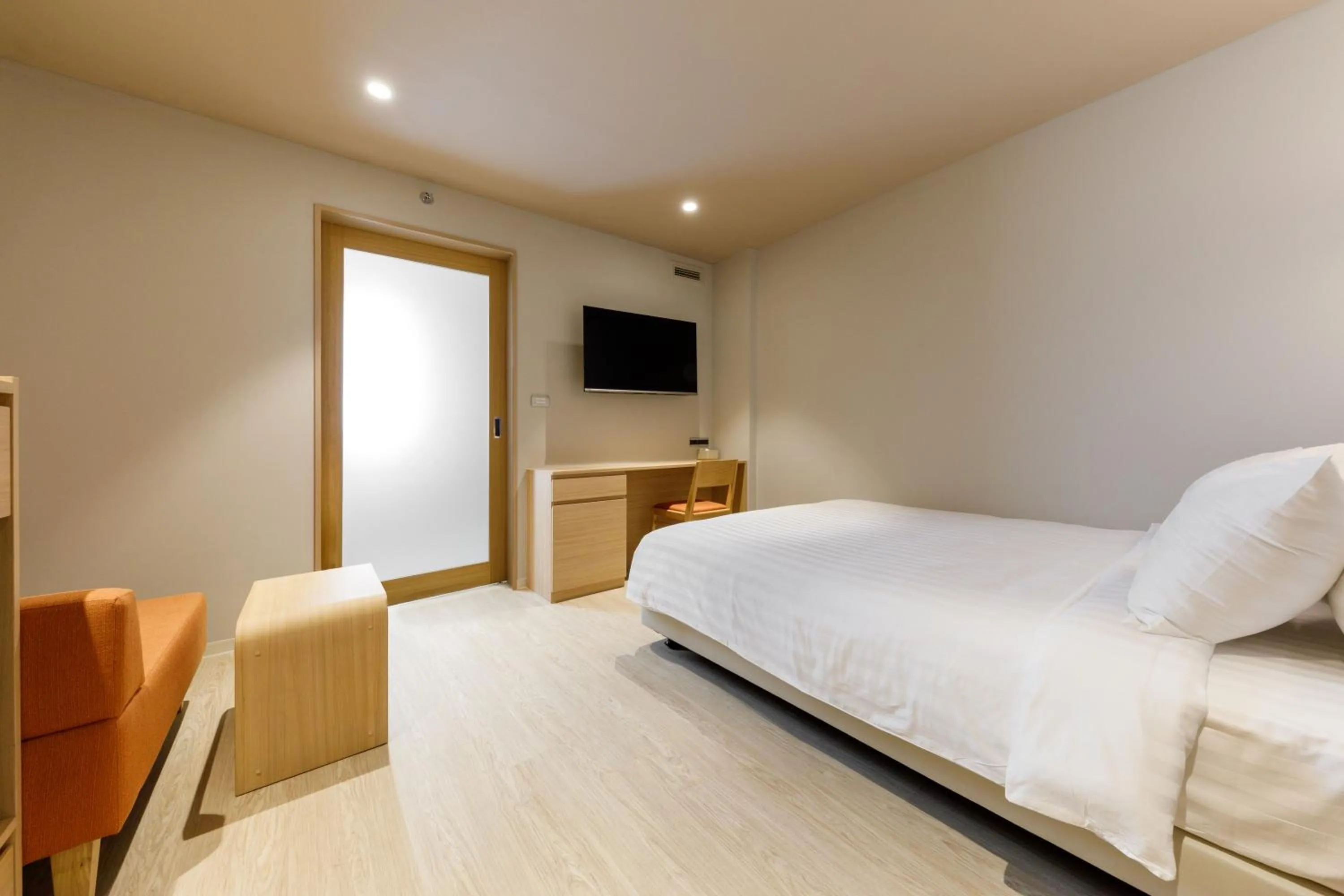 Bedroom, Bed in Nishitetsu Hotel Croom Bangkok Silom