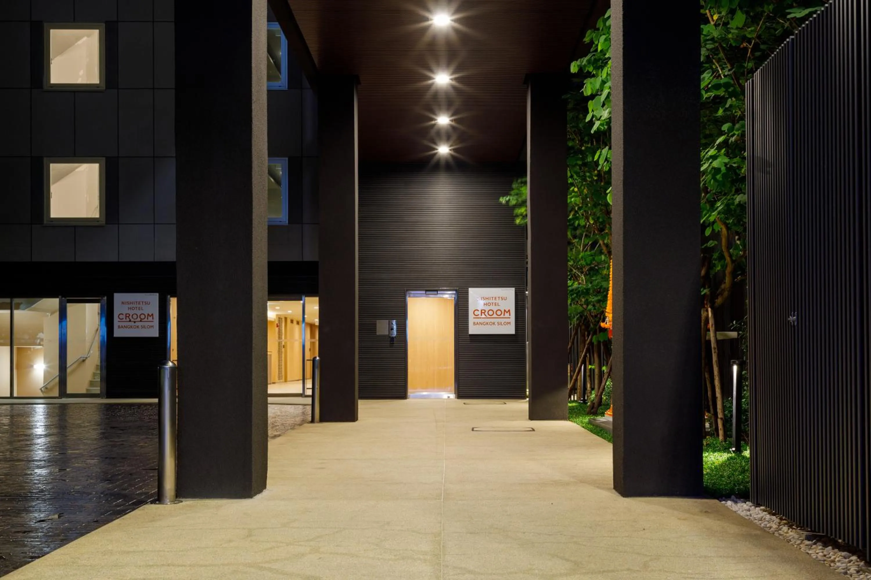 Property building in Nishitetsu Hotel Croom Bangkok Silom