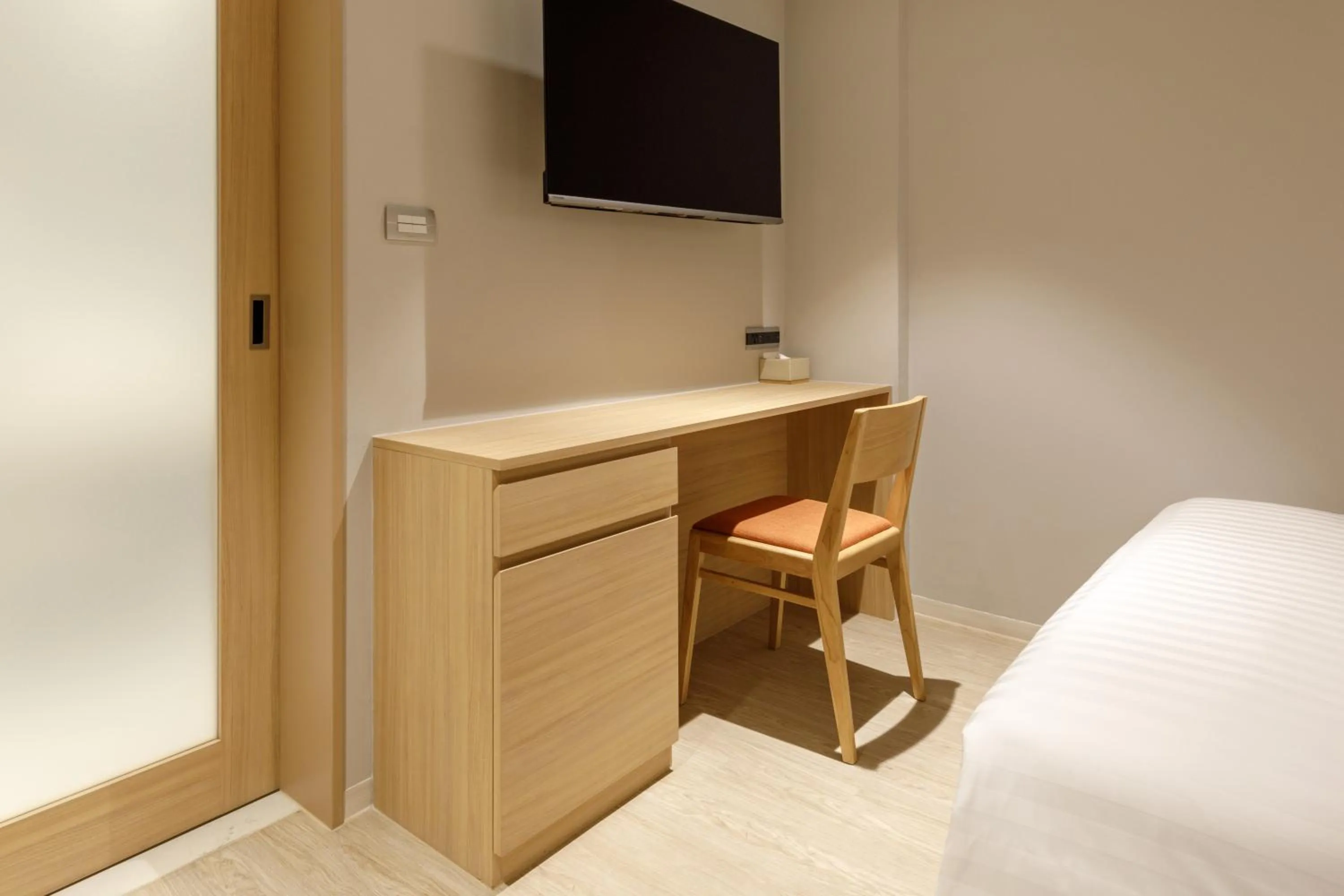 Bedroom, Bed in Nishitetsu Hotel Croom Bangkok Silom