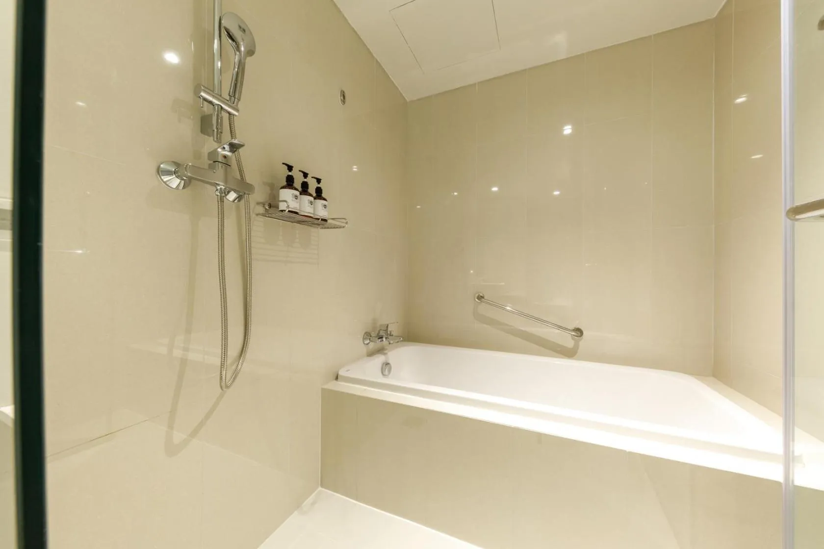 Bathroom in Nishitetsu Hotel Croom Bangkok Silom