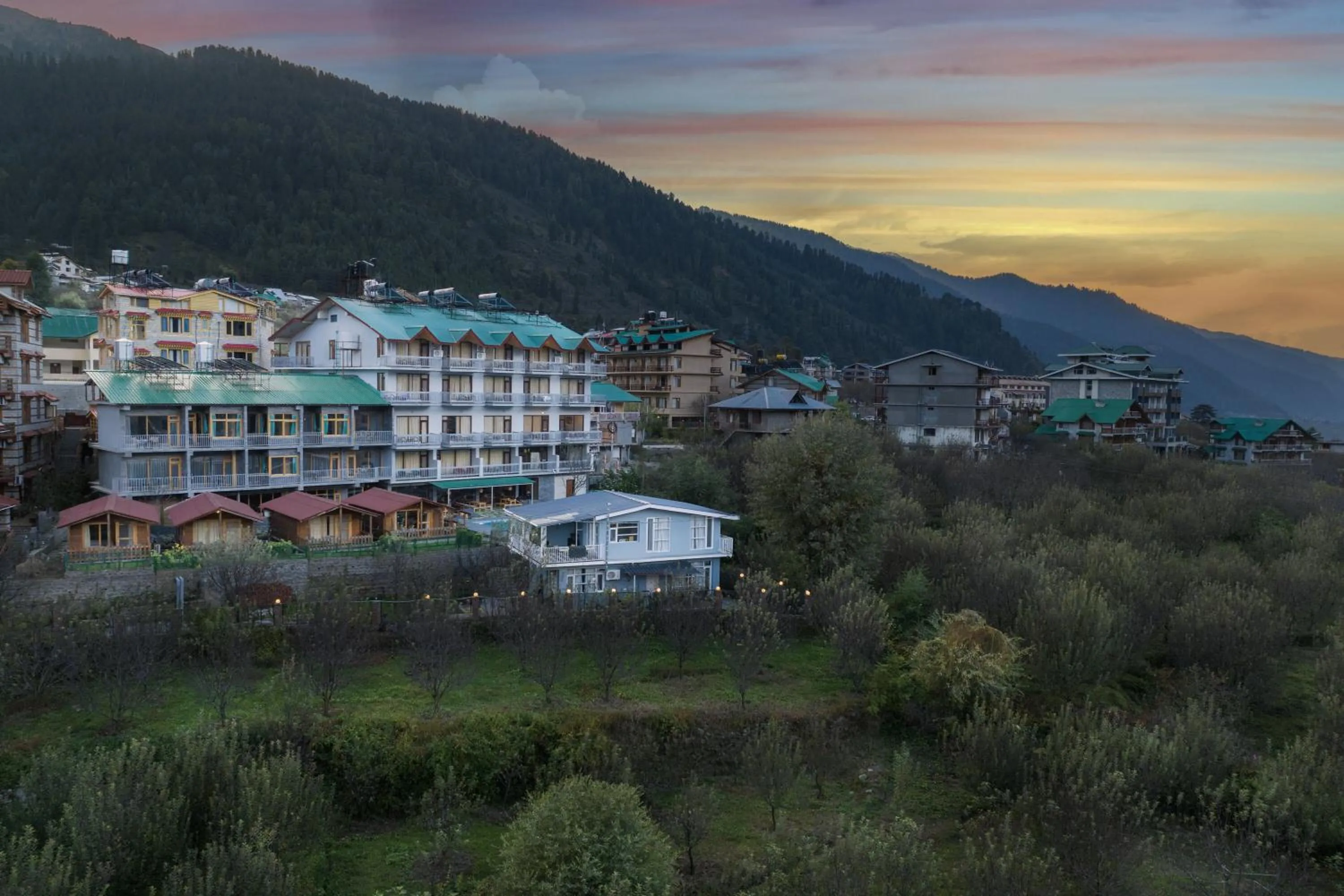 Property building in Echor Himalayan Heights Resorts & Spa Manali