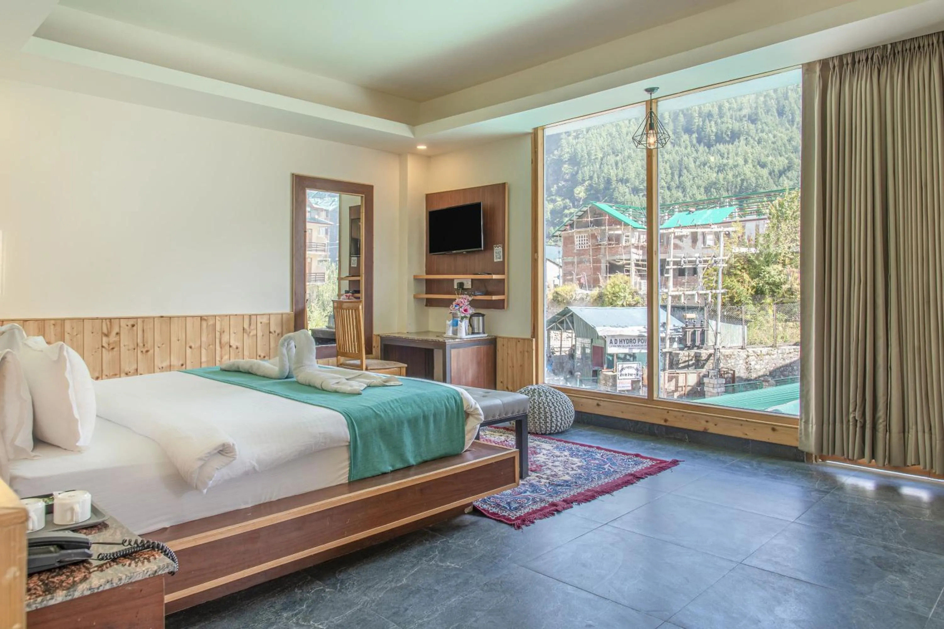 Bed in Echor Himalayan Heights Resorts & Spa Manali