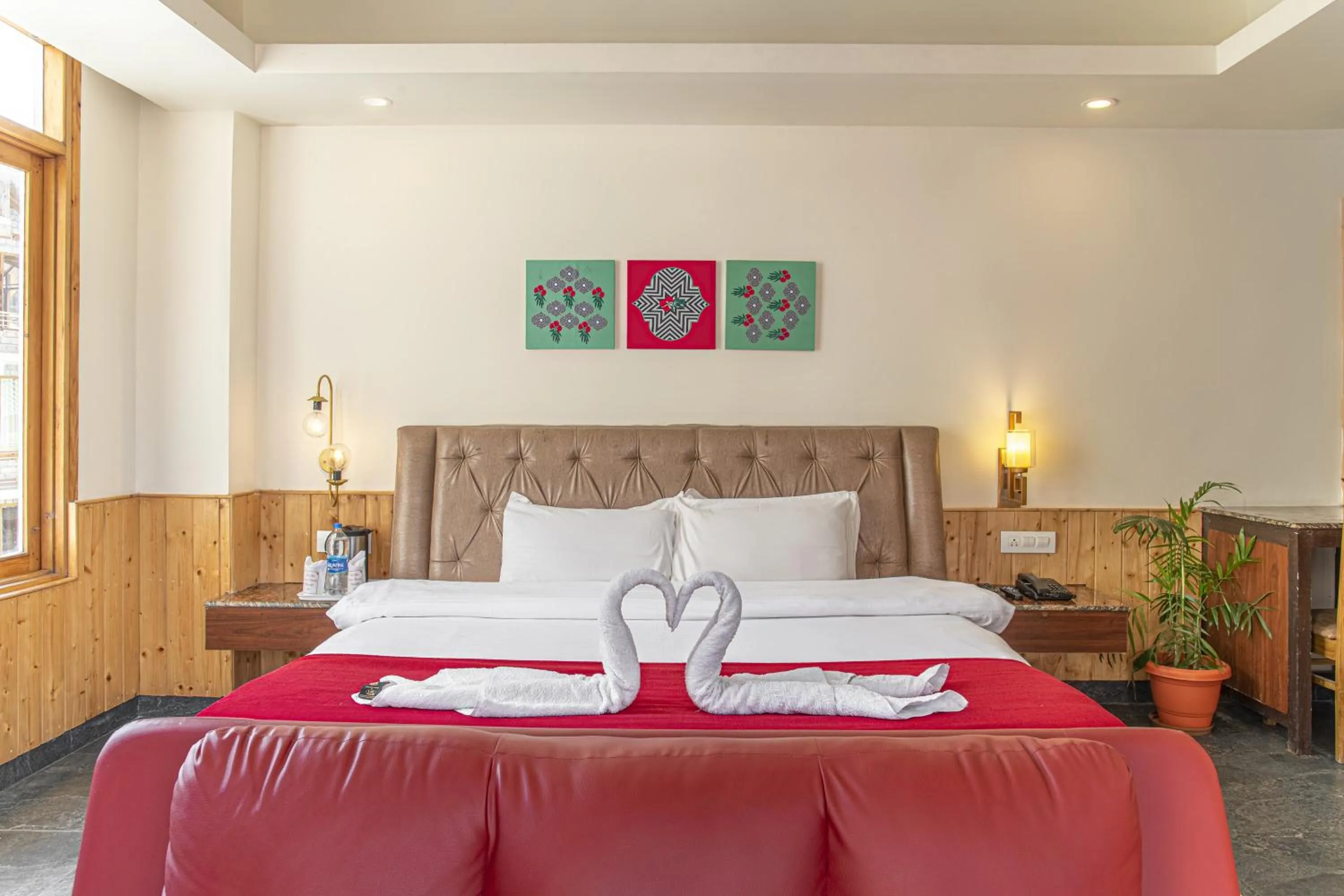 Bed in Echor Himalayan Heights Resorts & Spa Manali