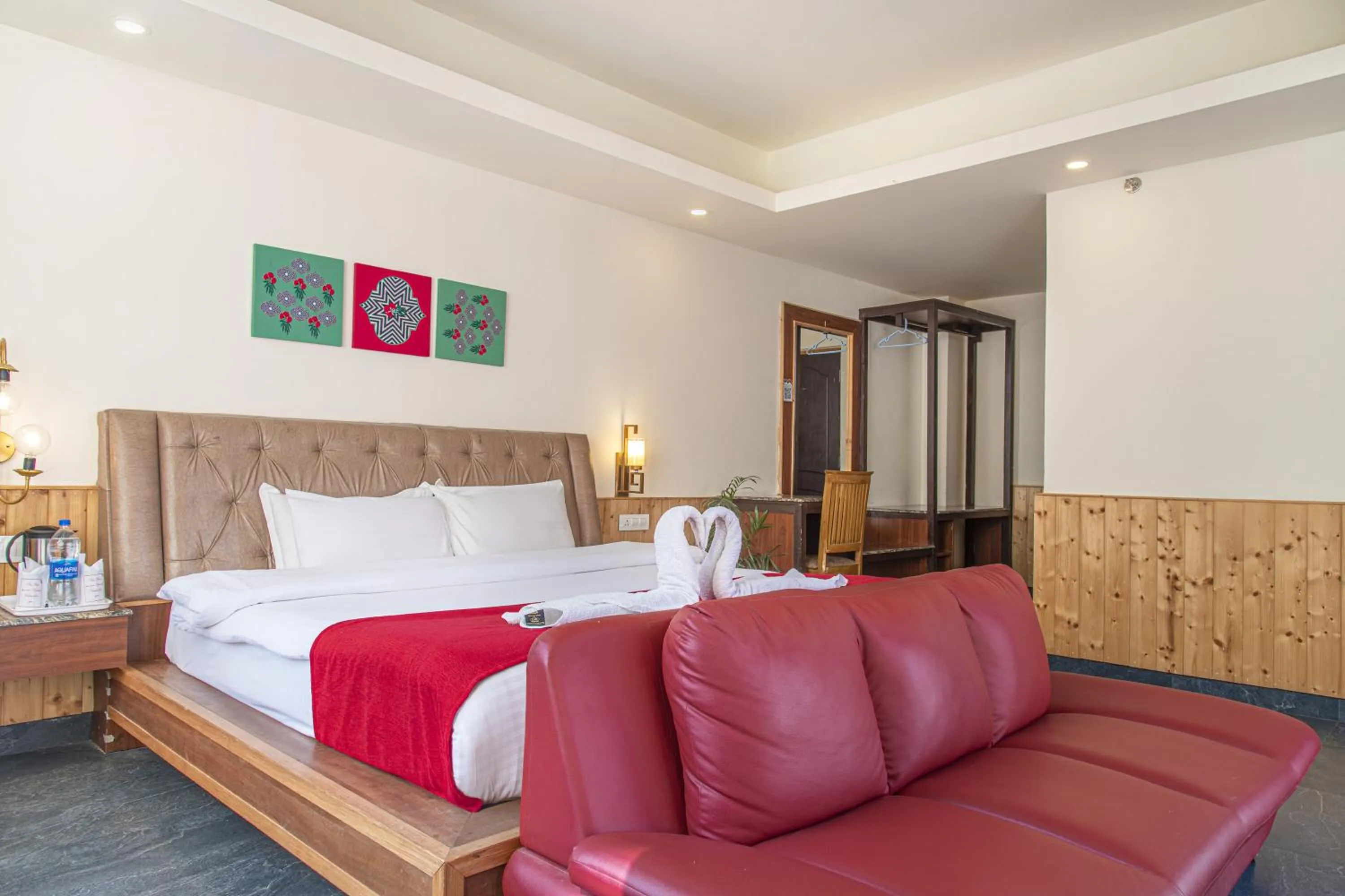 Bed in Echor Himalayan Heights Resorts & Spa Manali