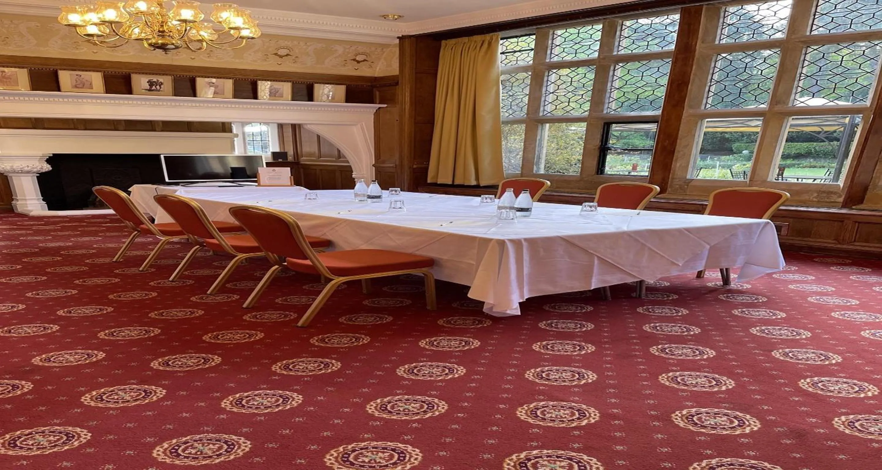 Meeting/conference room in Best Western PLUS Grim's Dyke Hotel