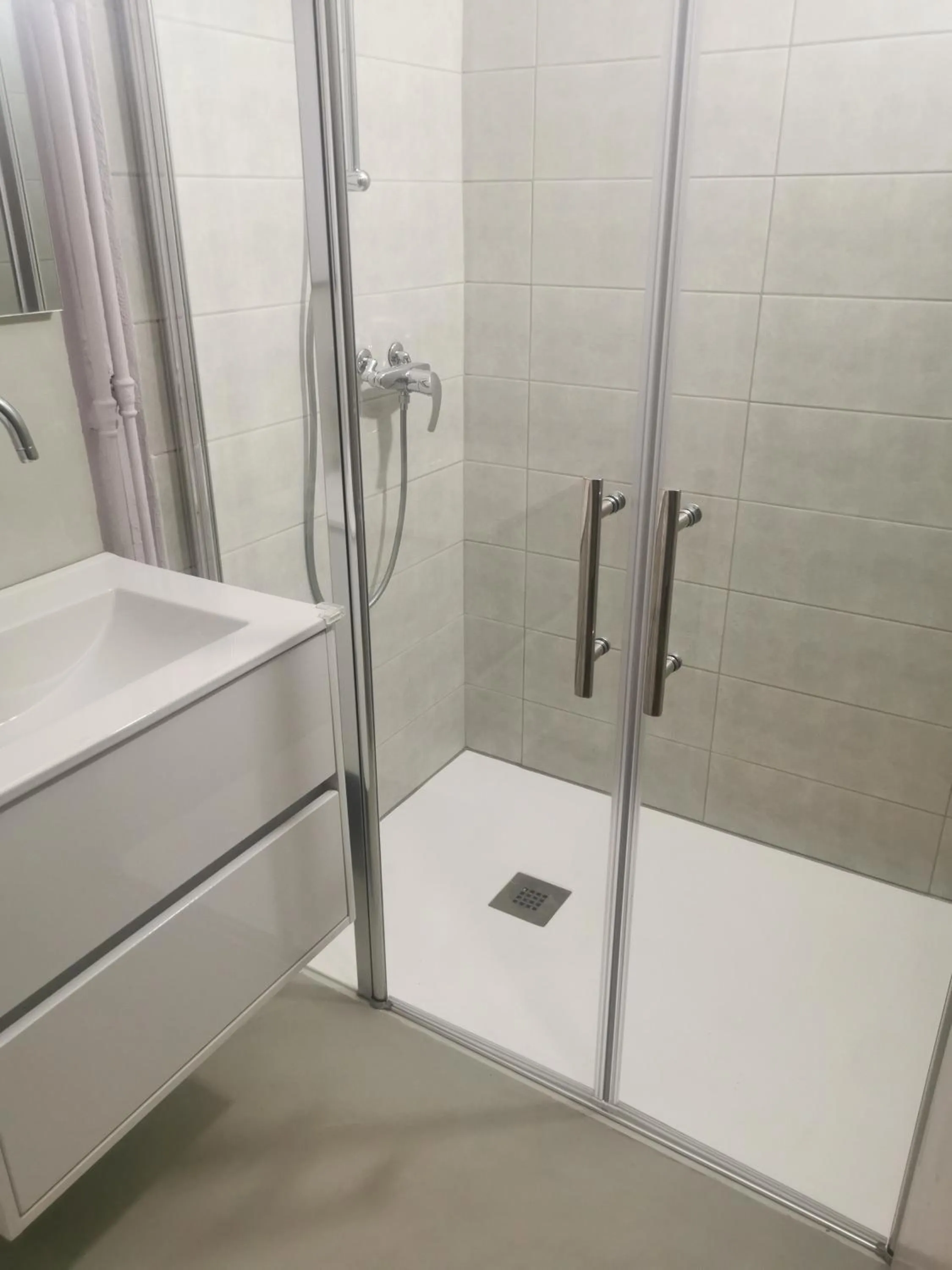 Shower in La Mansio de Bons