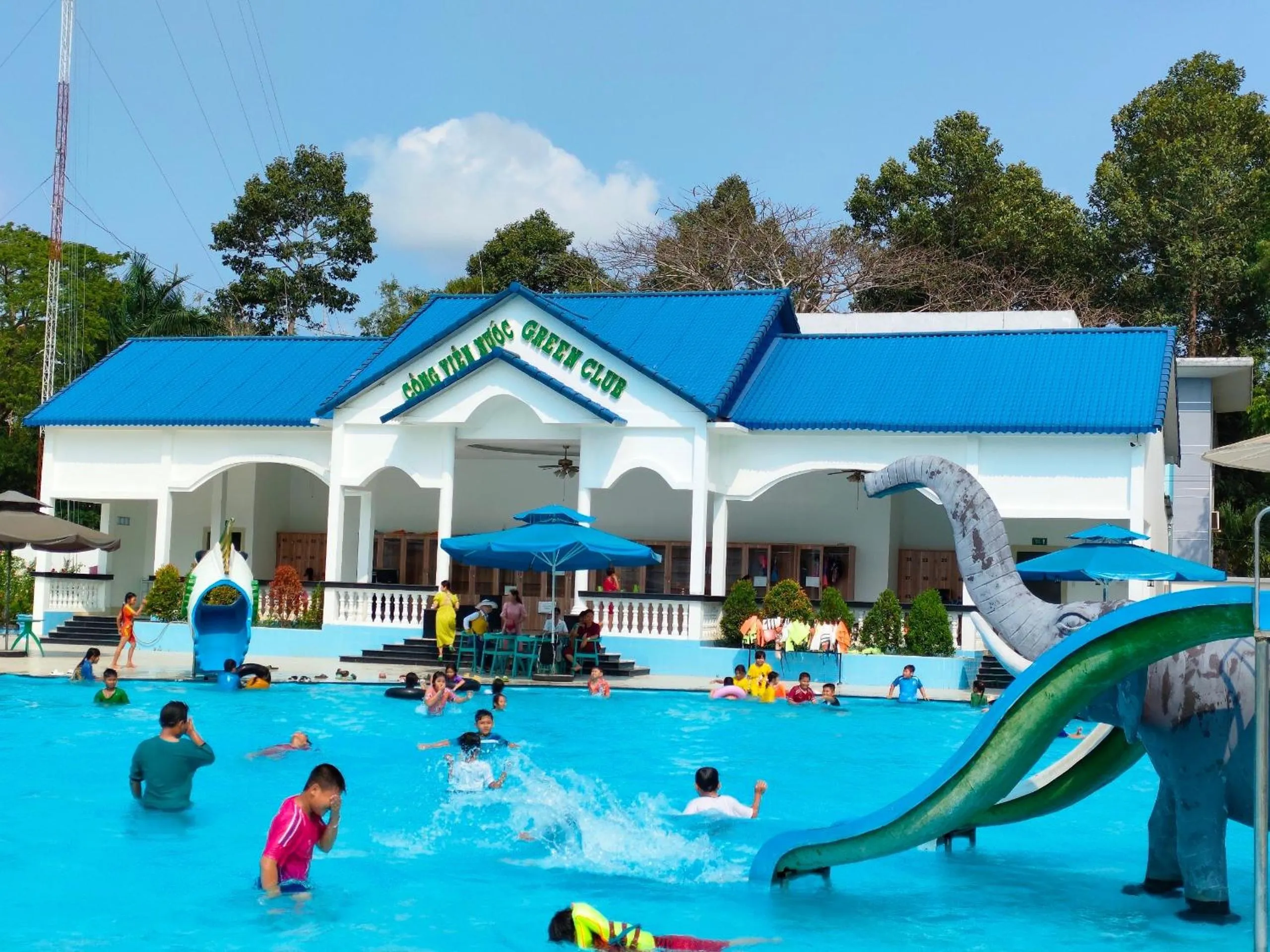 Pool view in Cao Lanh Hotel