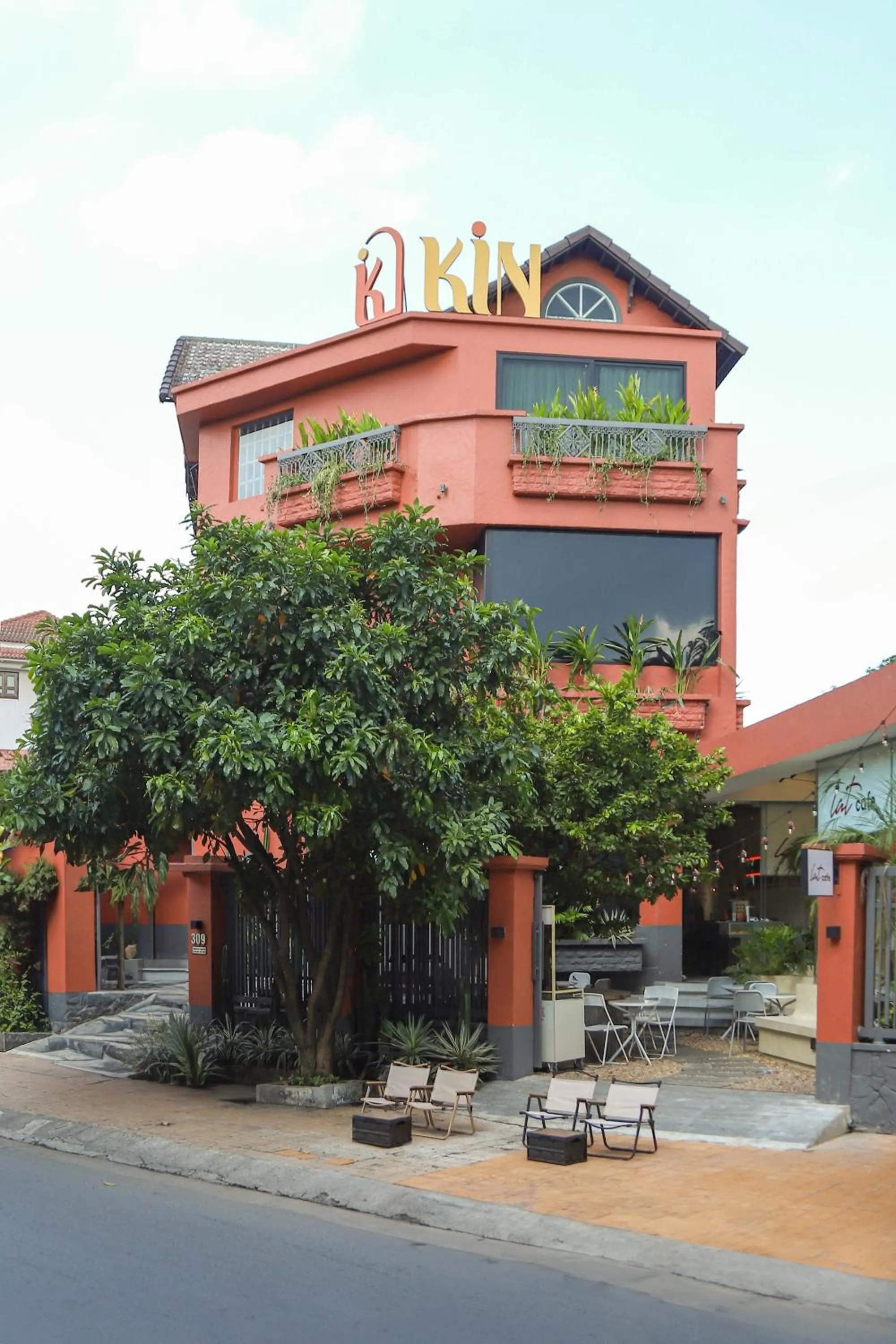 Property building in Kin Wander Trung Sơn