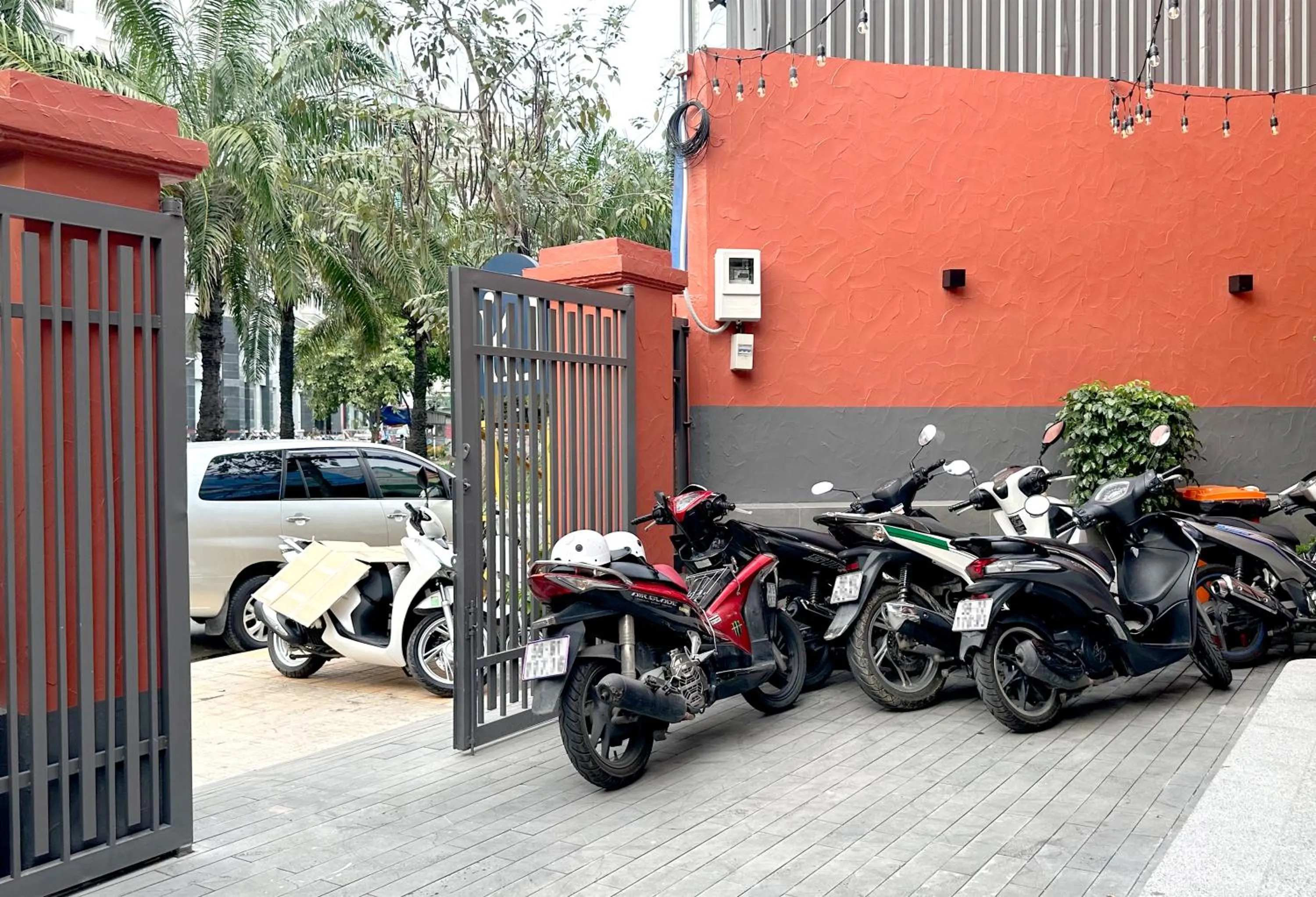 Parking in Kin Wander Trung Sơn