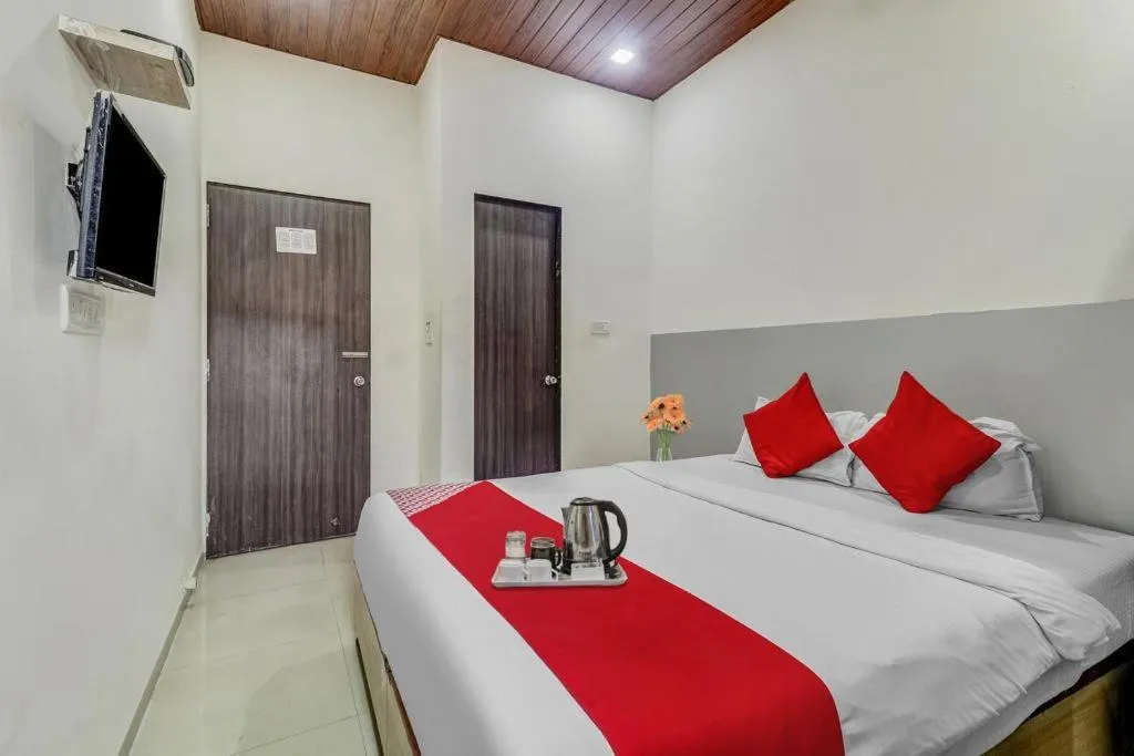 Bed in HOTEL KAILASH PARK