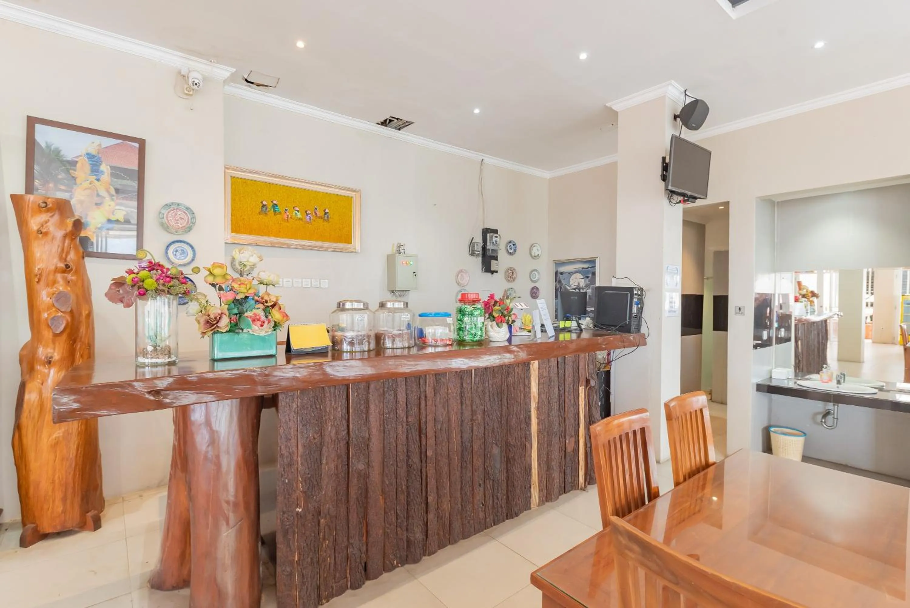 Lobby or reception in Urbanview Resort Botol Cisarua Puncak Bogor