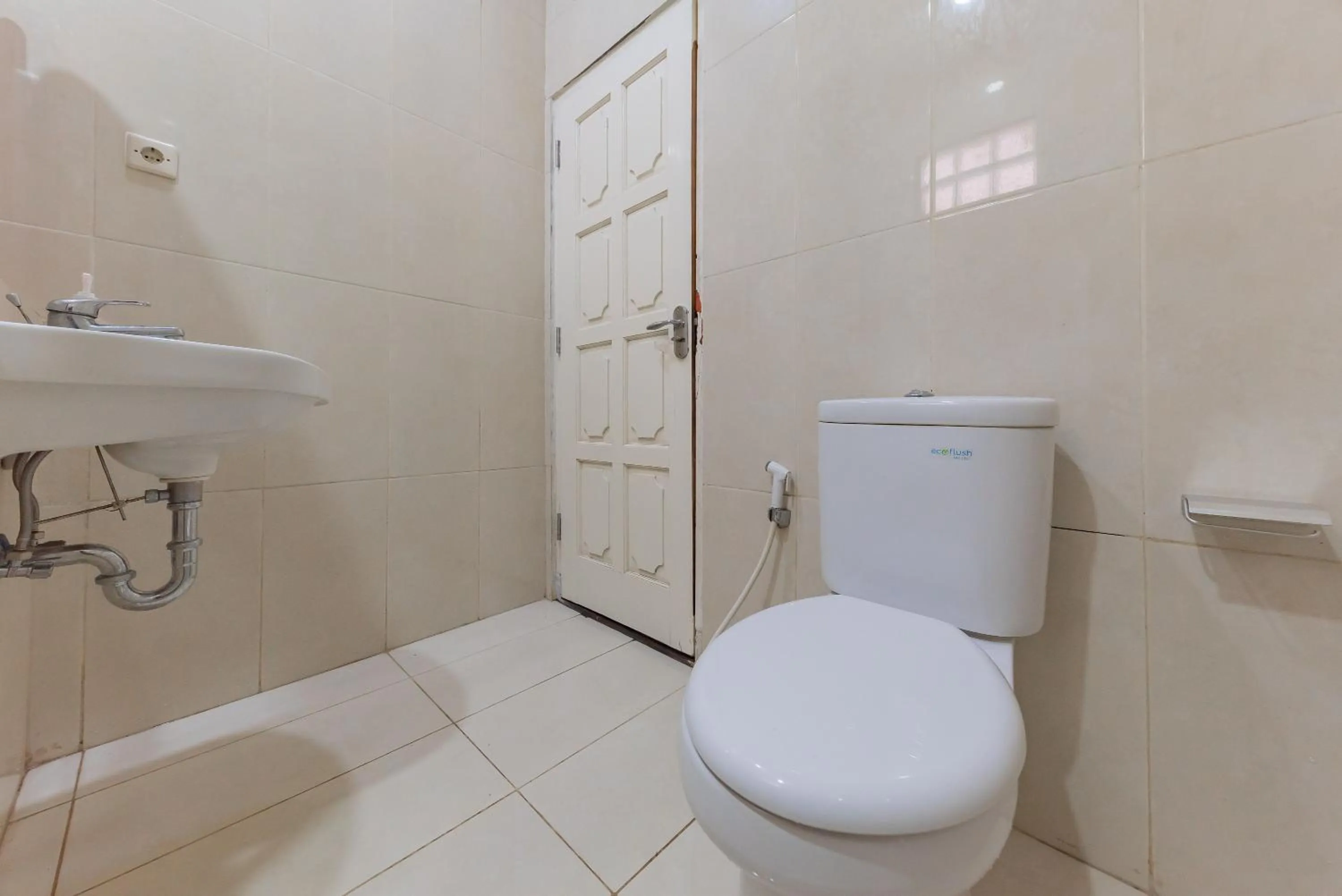 Bathroom in Urbanview Resort Botol Cisarua Puncak Bogor