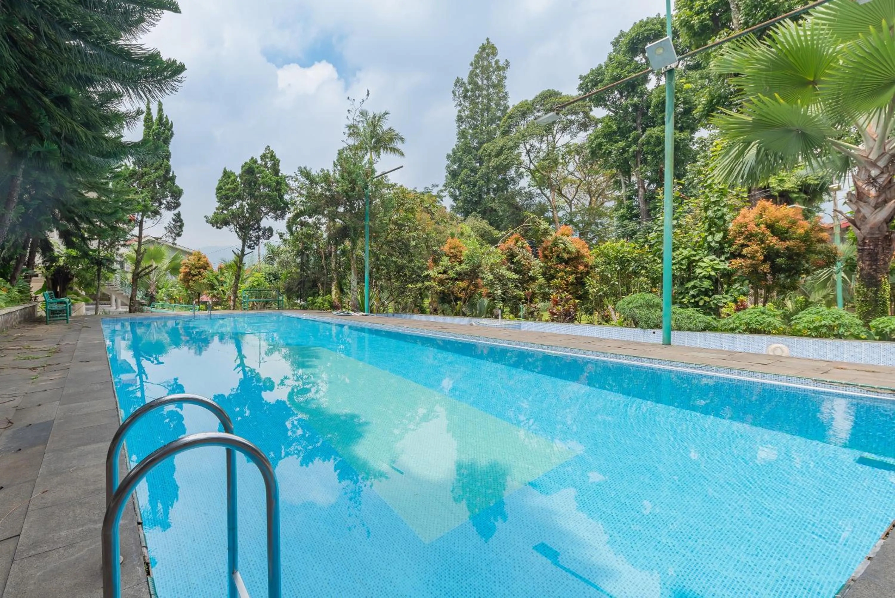 Swimming pool in Urbanview Resort Botol Cisarua Puncak Bogor