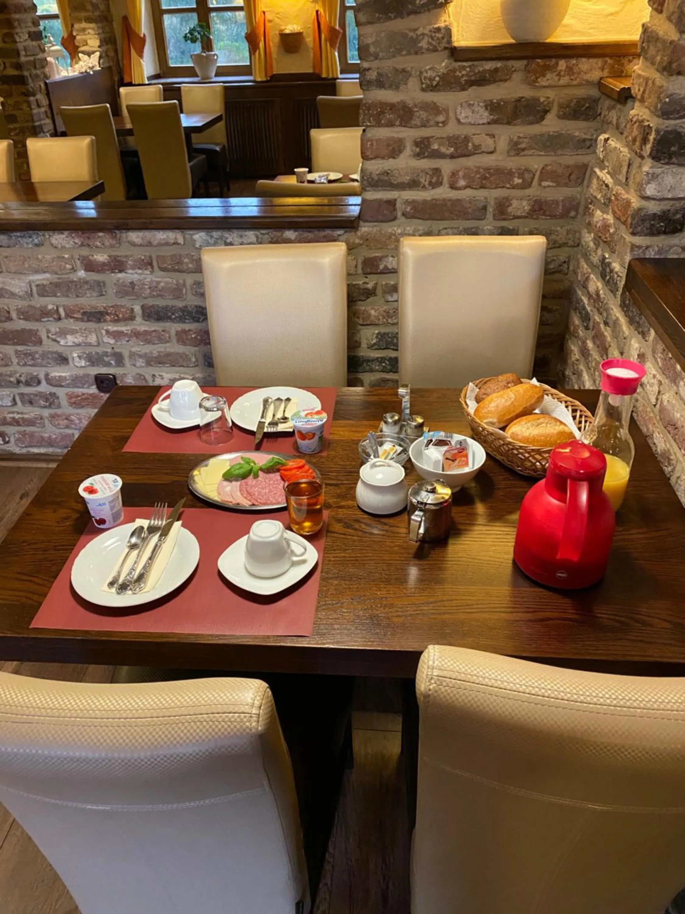 Breakfast in Hotel - Restaurant Braustube