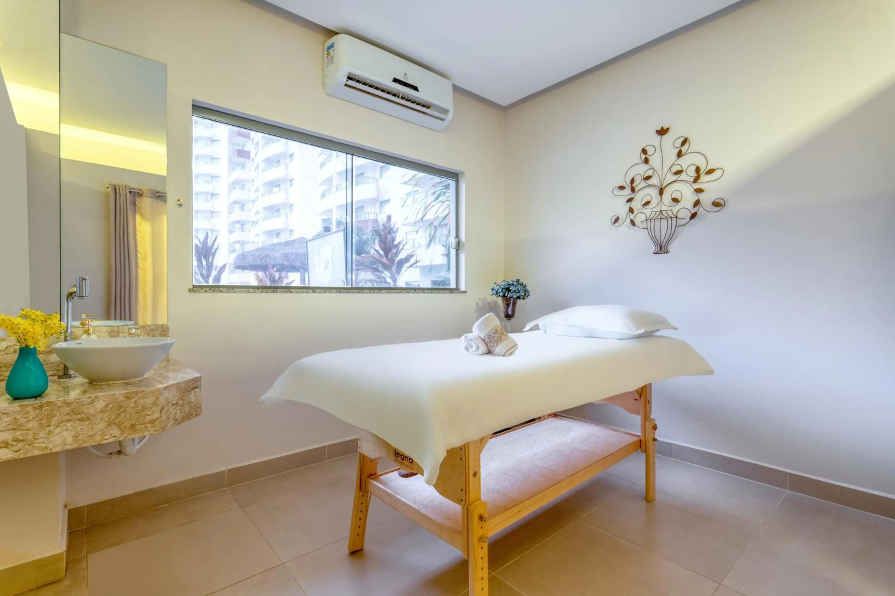 Massage in Wyndham Olímpia Royal Hotels