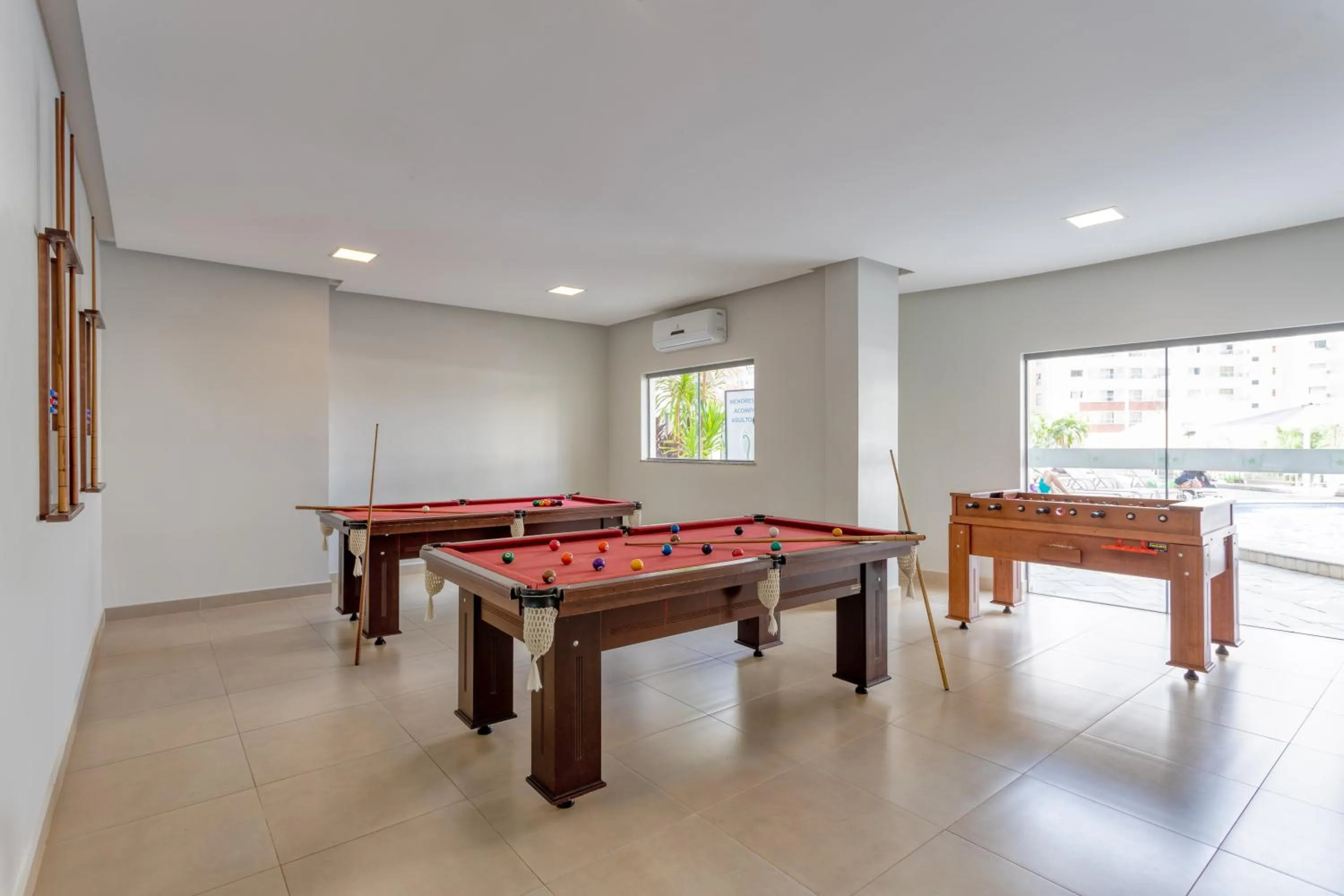 Billiard in Wyndham Olímpia Royal Hotels