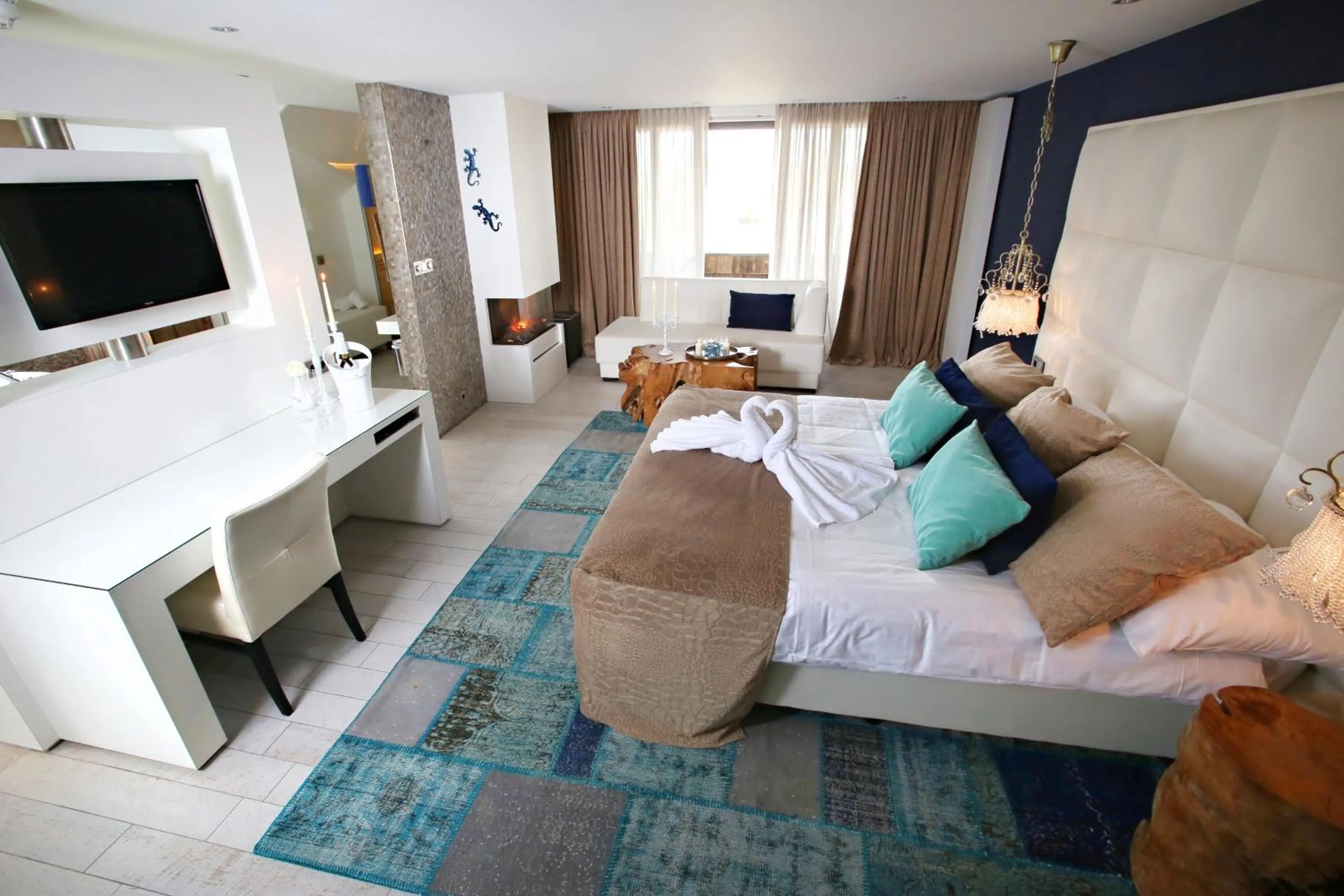 Photo of the whole room, Bed in Van der Valk Hotel Akersloot / A9 ALKMAAR