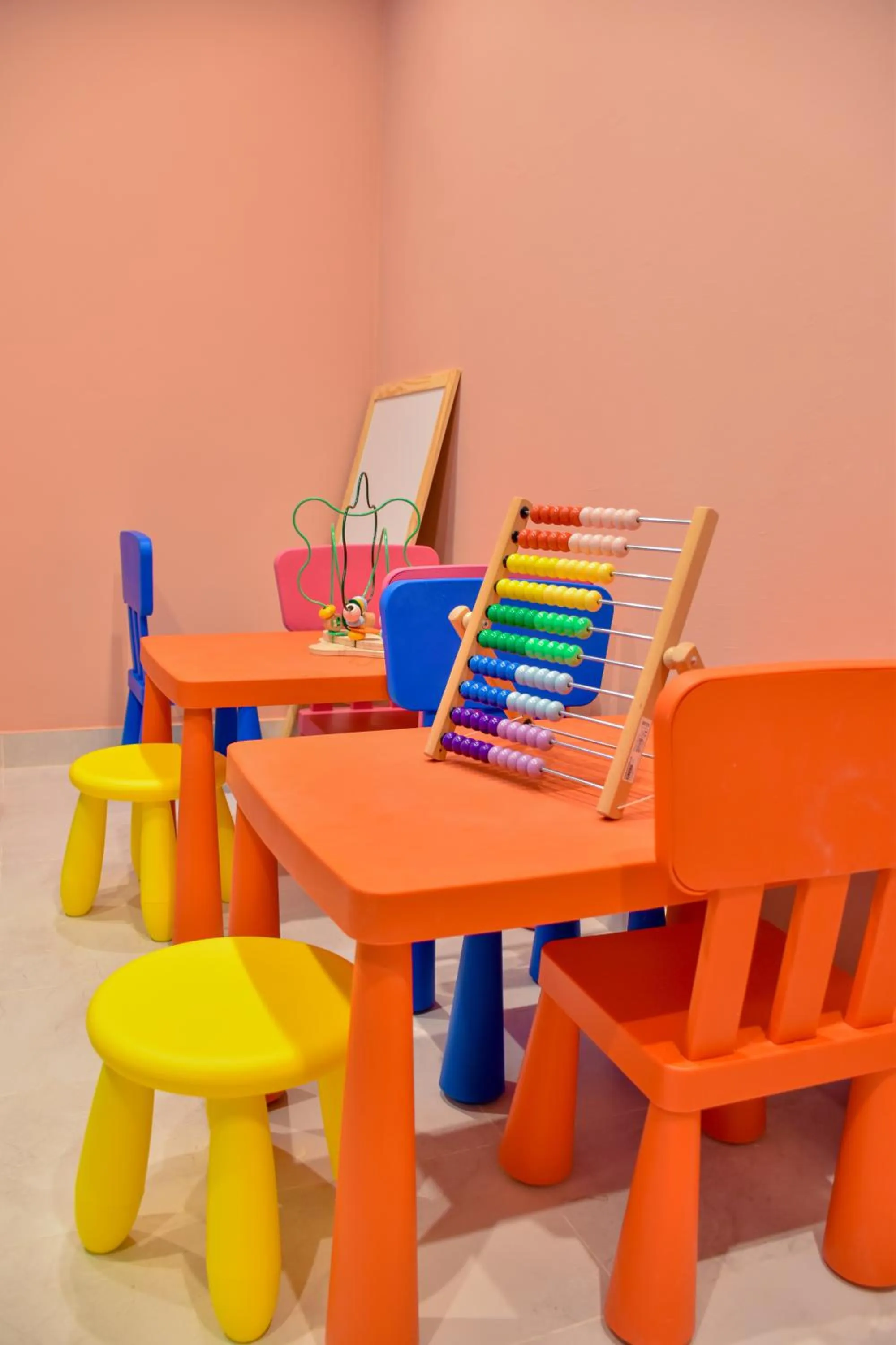 Kids's club in Western Hotel Liwa