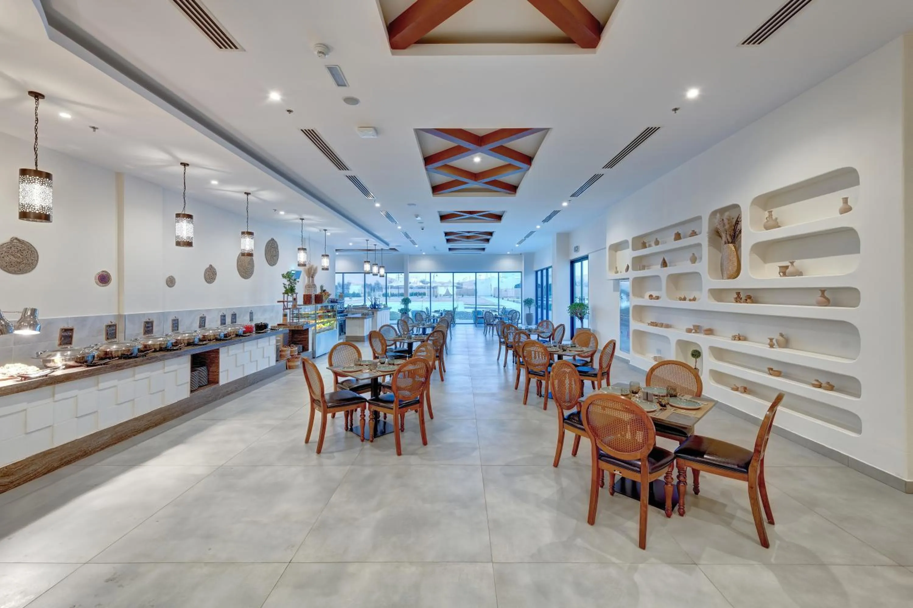 Restaurant/places to eat in Western Hotel Liwa