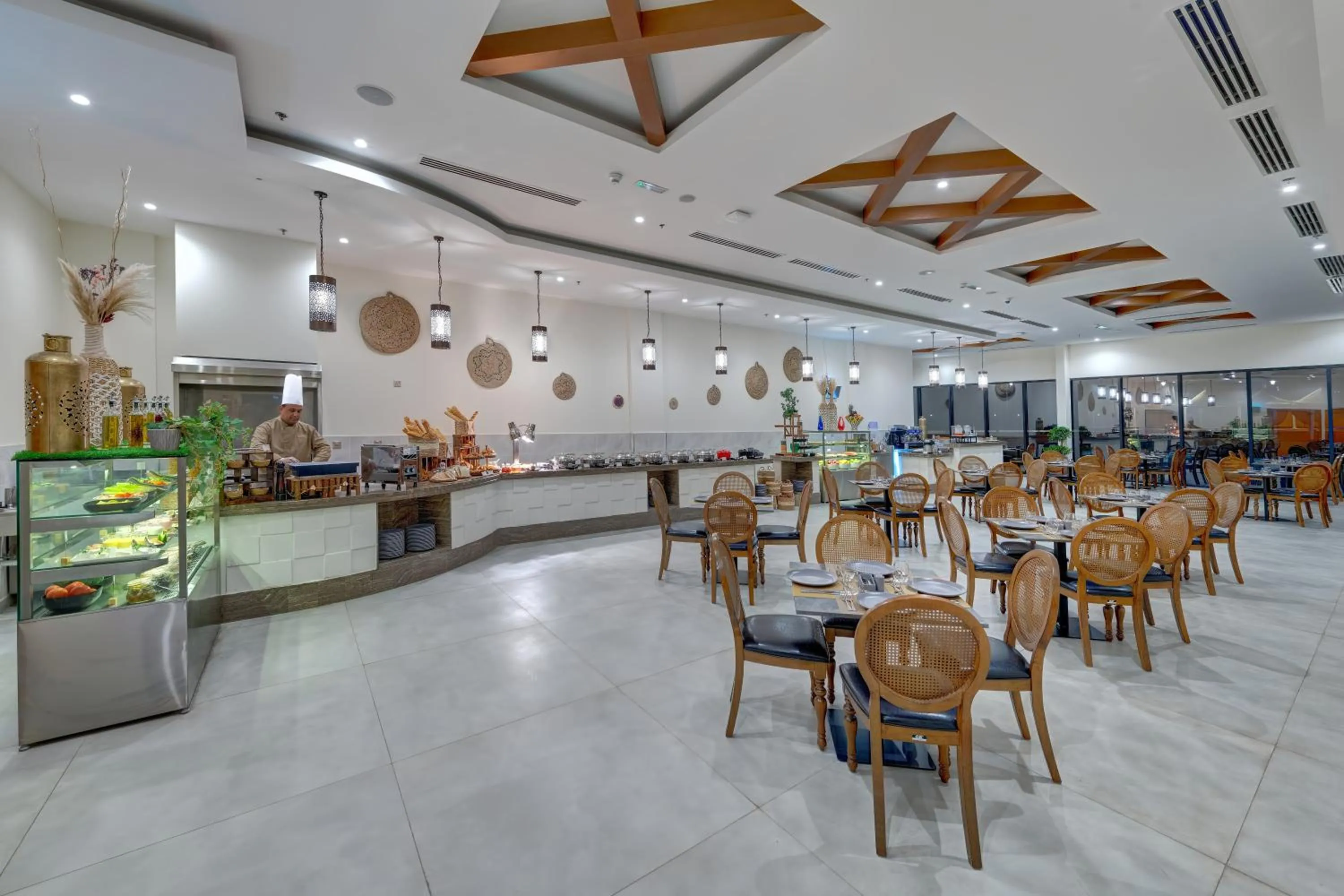 Restaurant/places to eat in Western Hotel Liwa