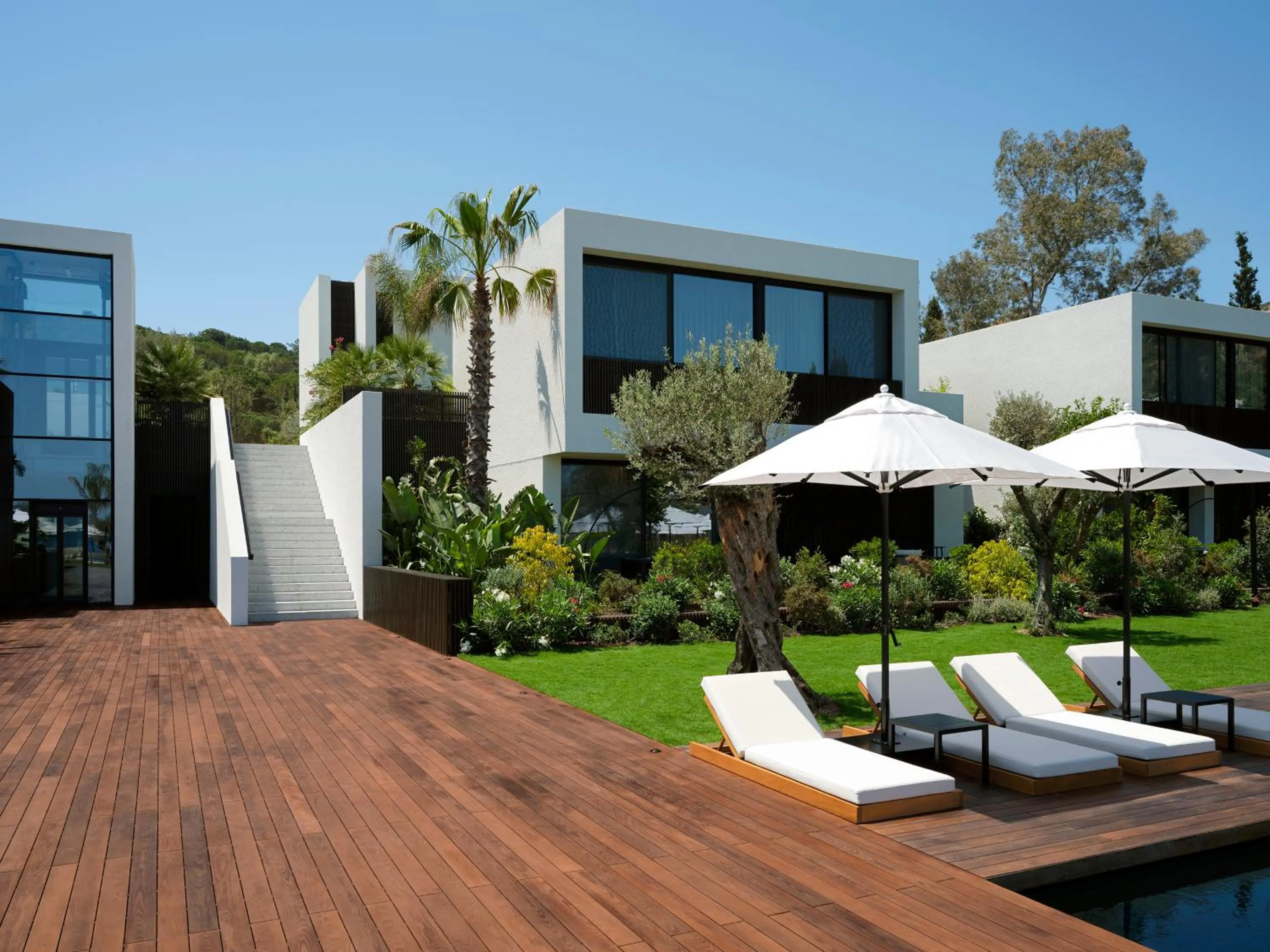 Property building in Caja by Maxx Royal